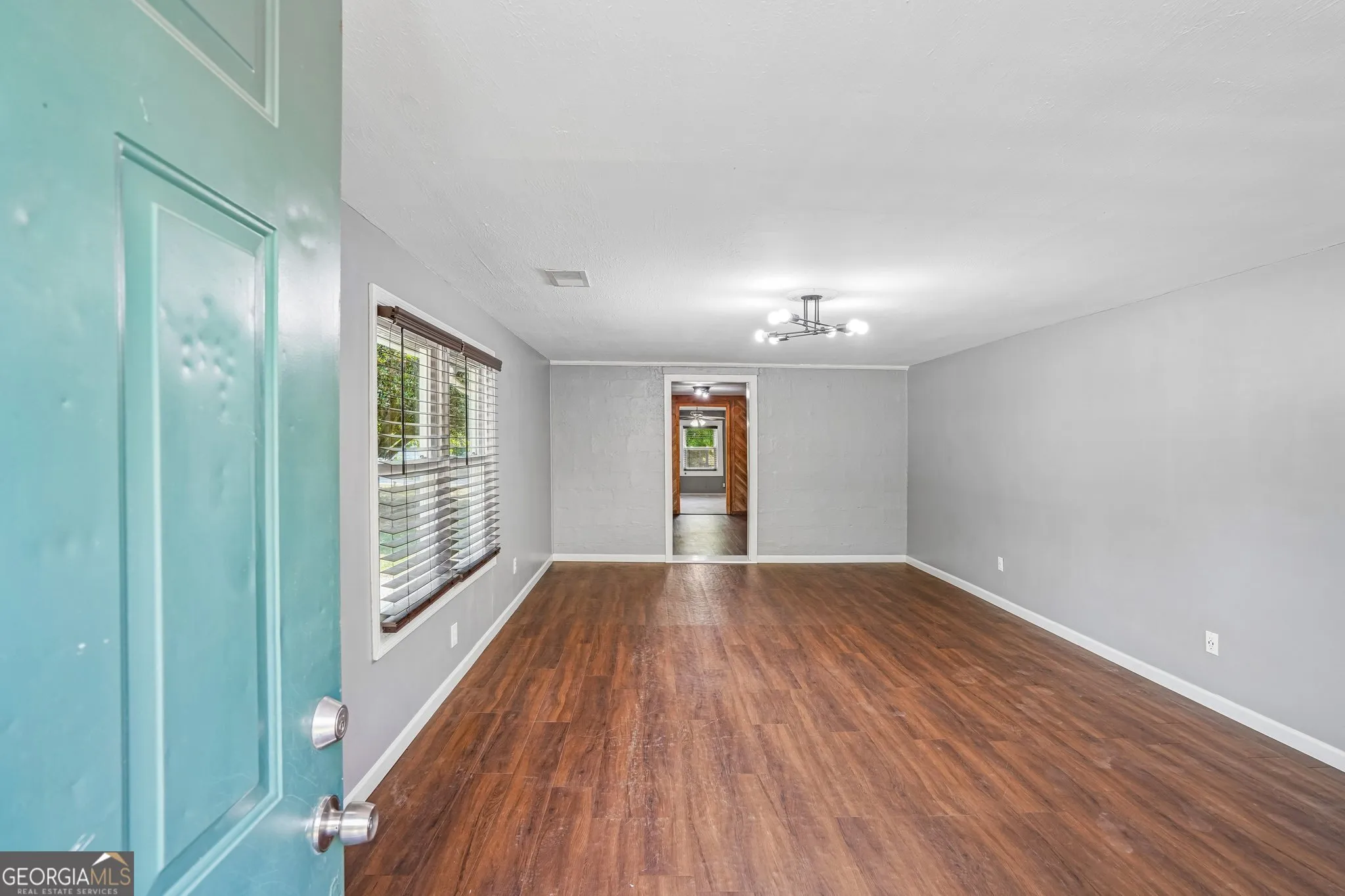 1042 Main St — photo 13 of 32