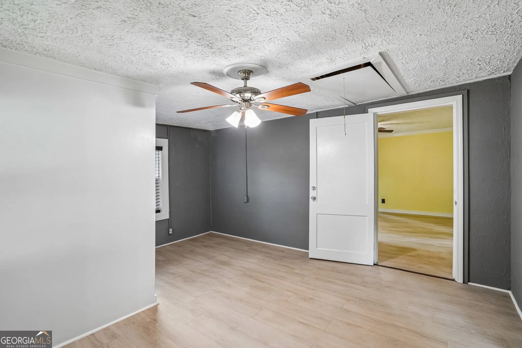 1042 Main St — photo 5 of 32