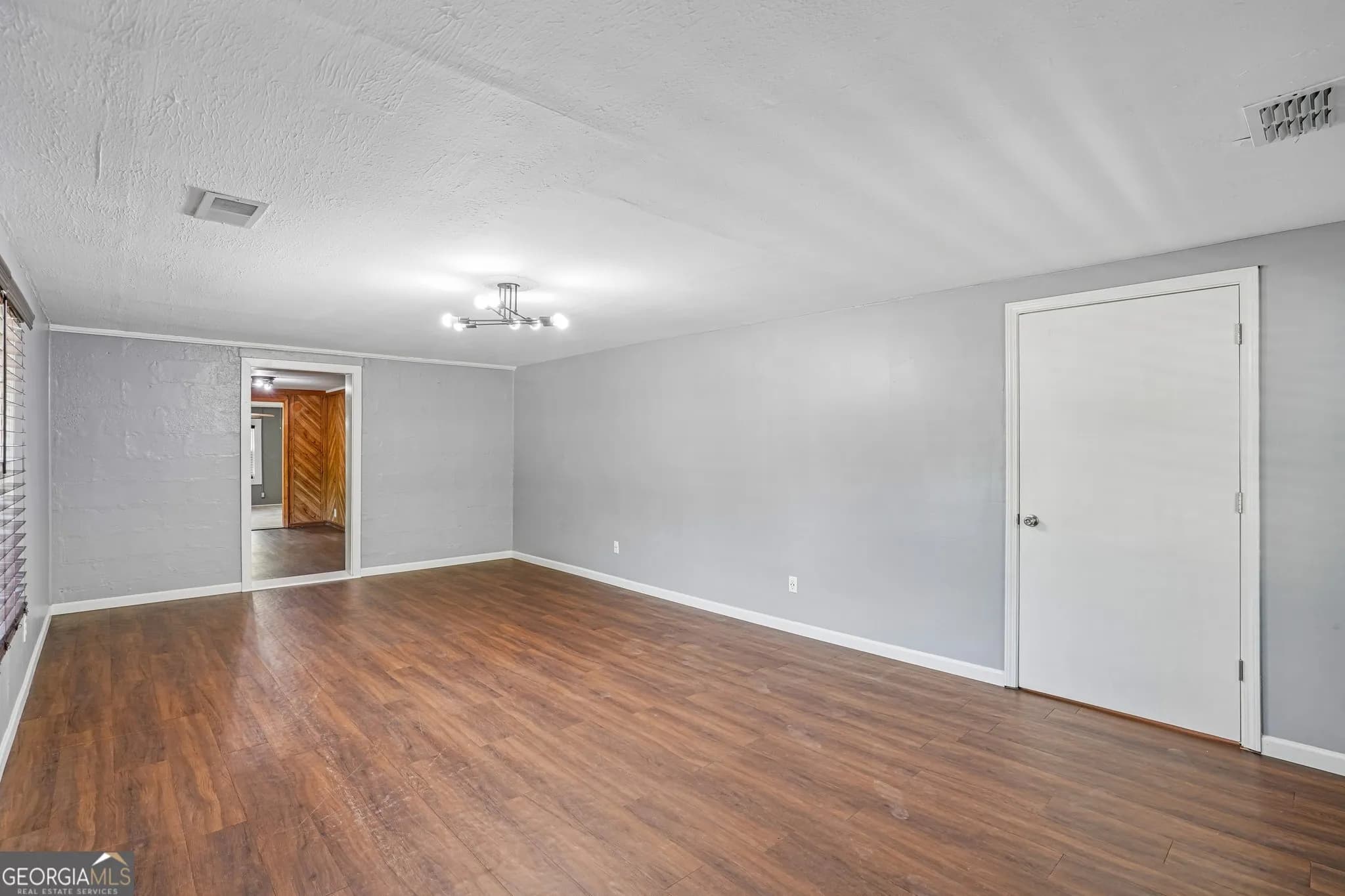 1042 Main St — photo 24 of 32