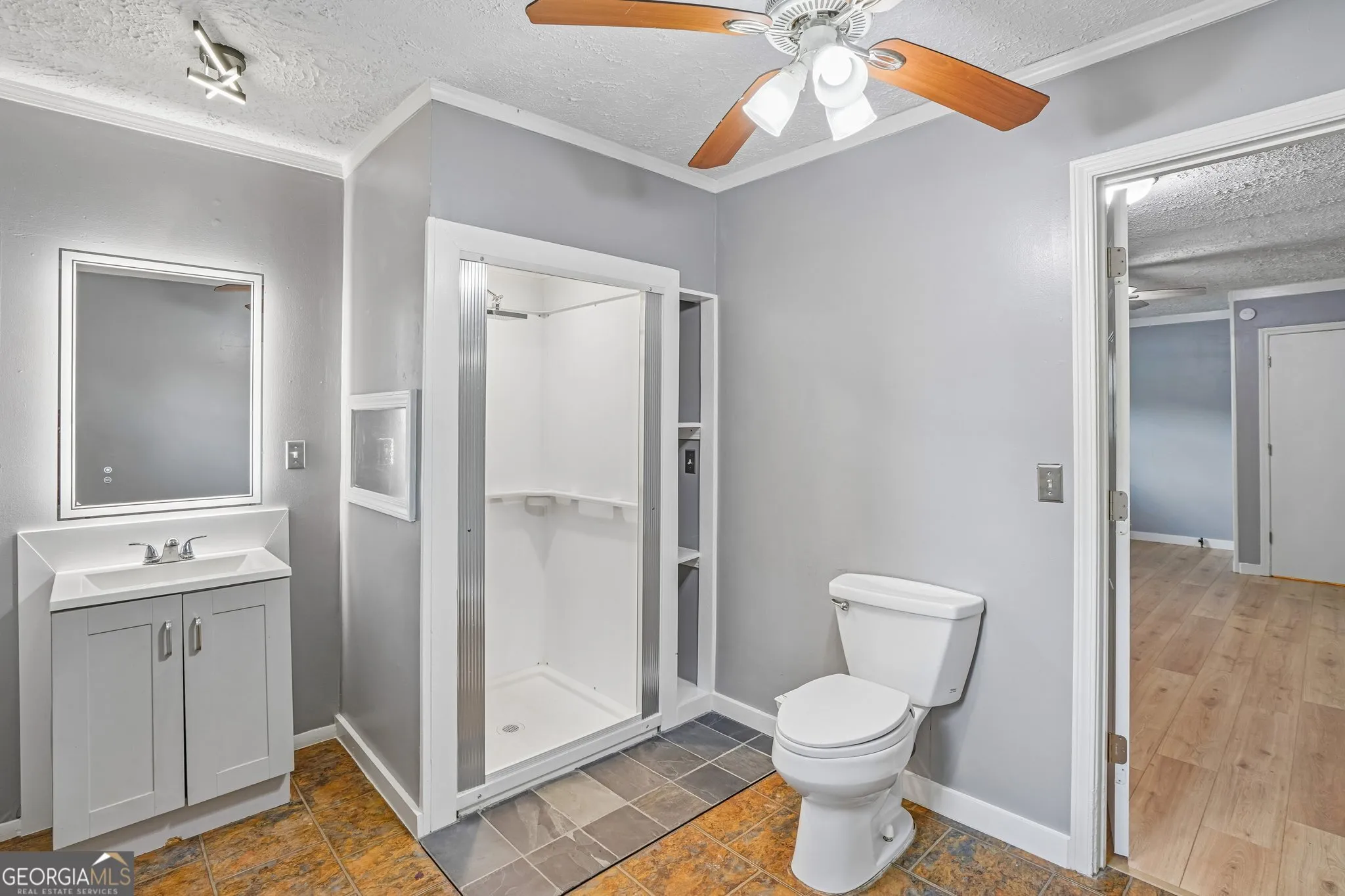 1042 Main St — photo 15 of 32