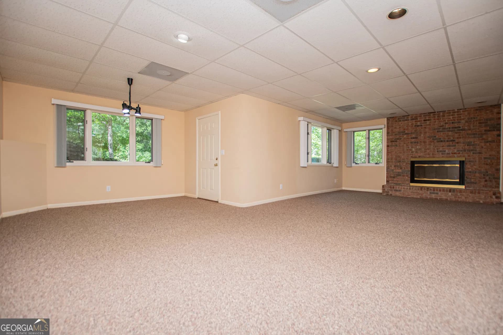 7378 N Mitchell Ct — photo 64 of 115