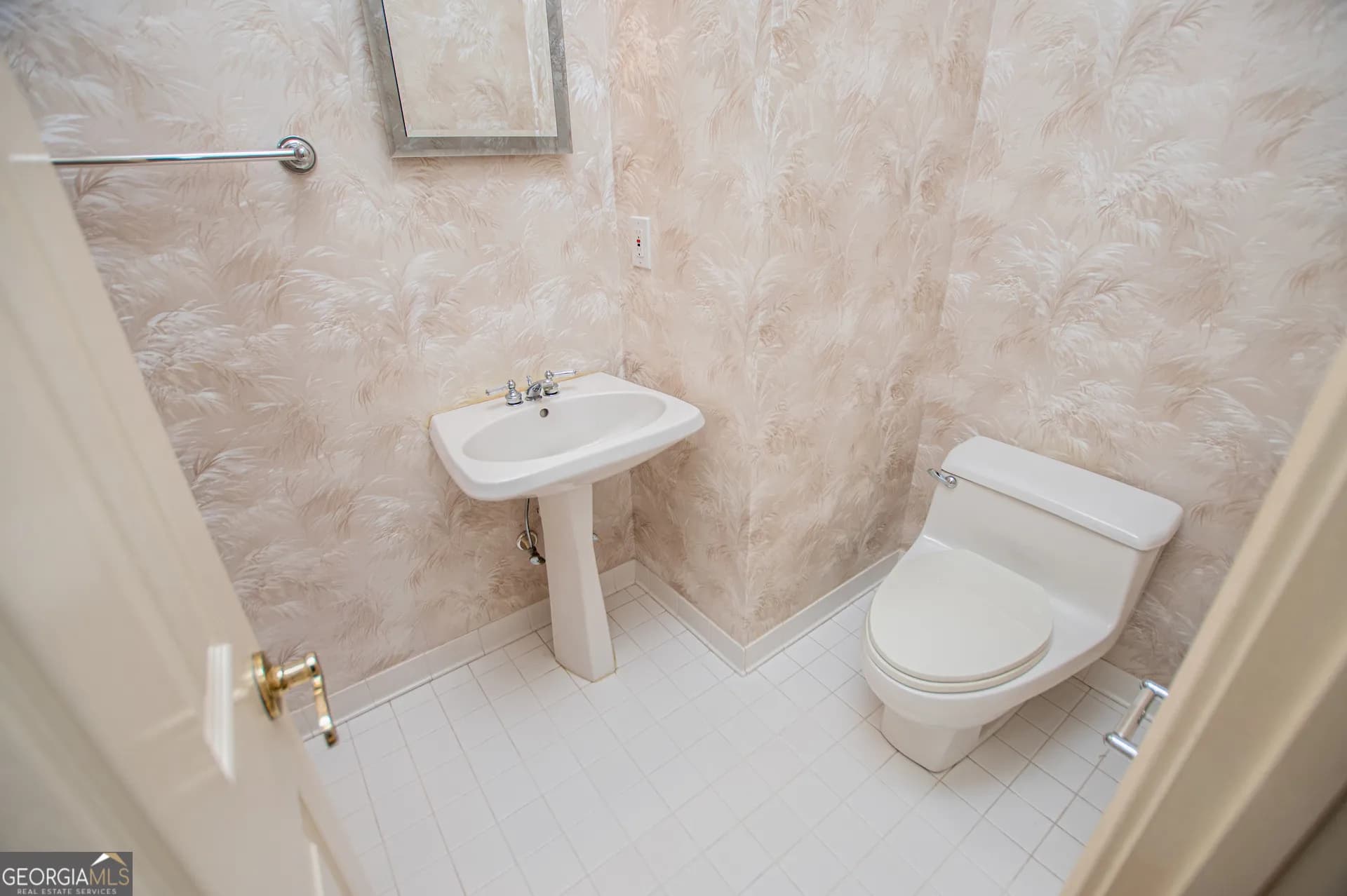7378 N Mitchell Ct — photo 3 of 115