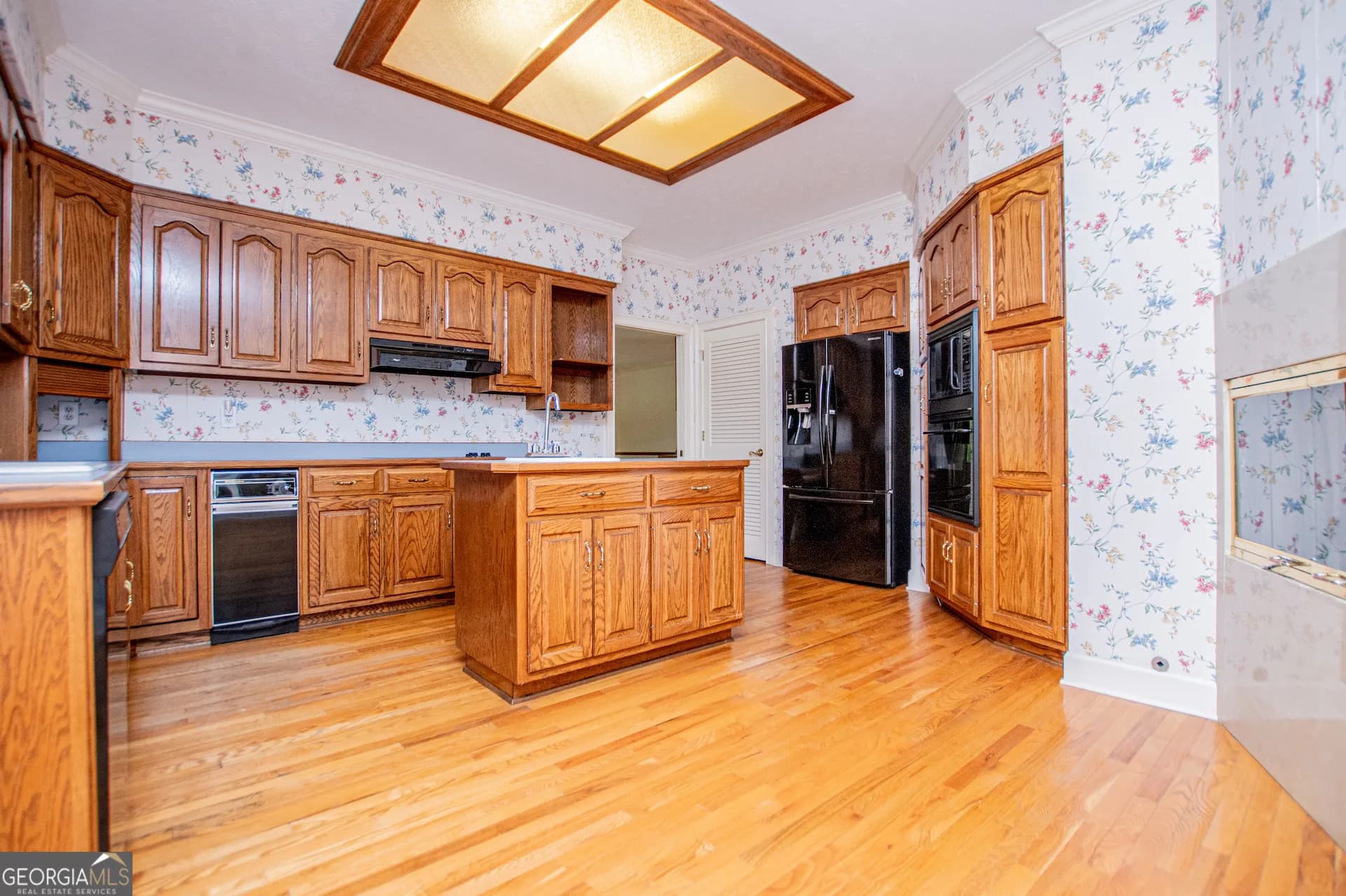 7378 N Mitchell Ct — photo 33 of 115