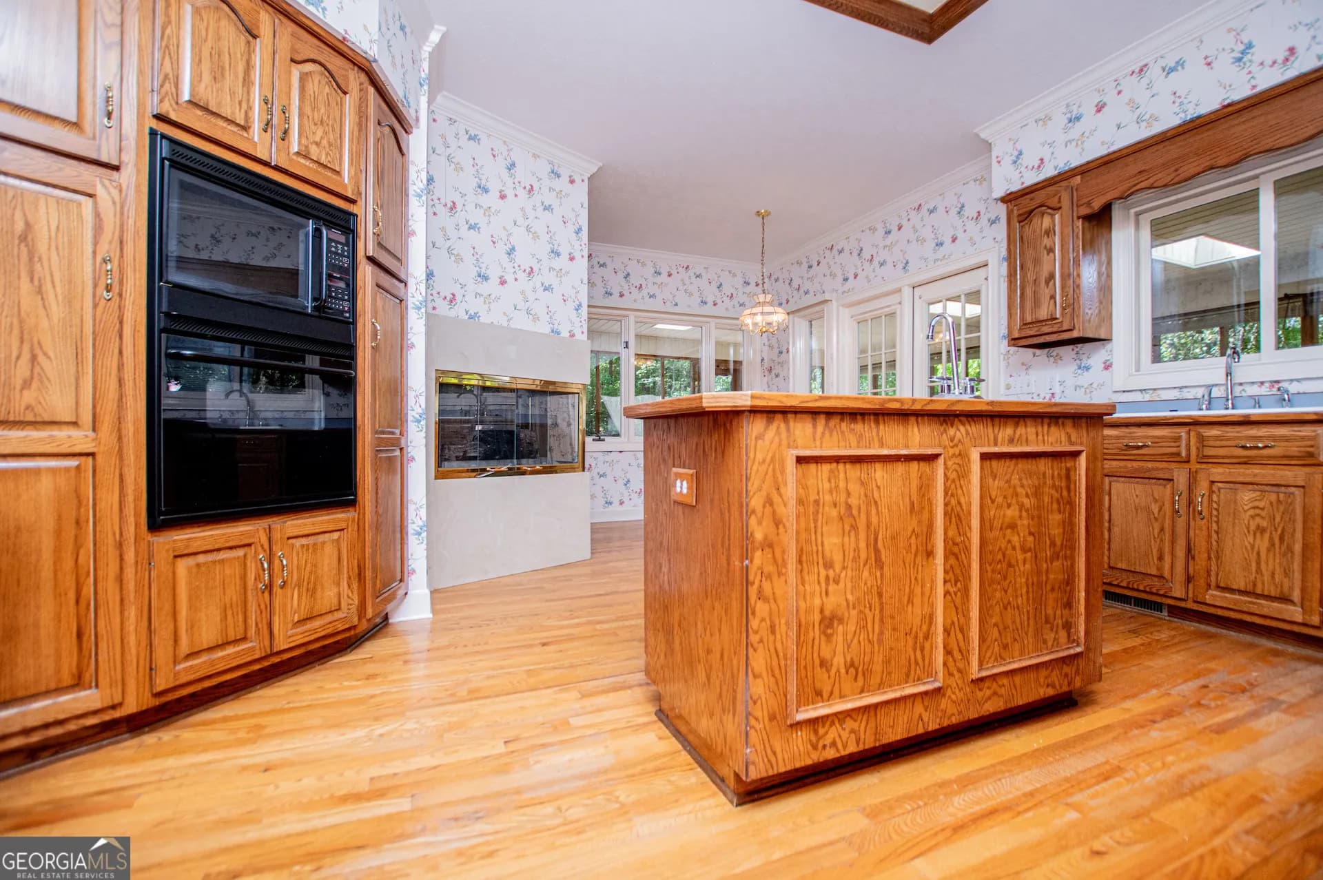 7378 N Mitchell Ct — photo 25 of 115