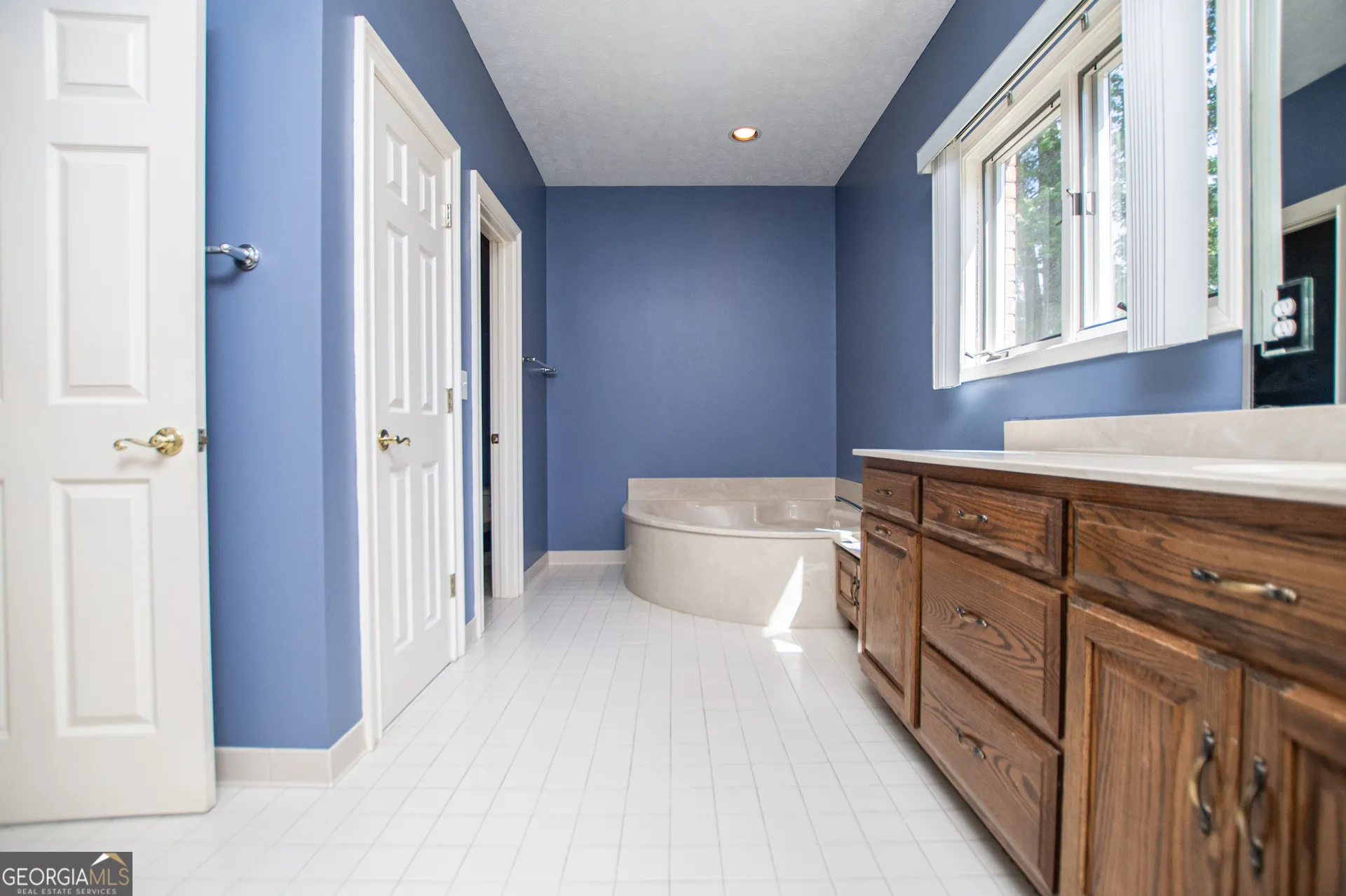 7378 N Mitchell Ct — photo 44 of 115