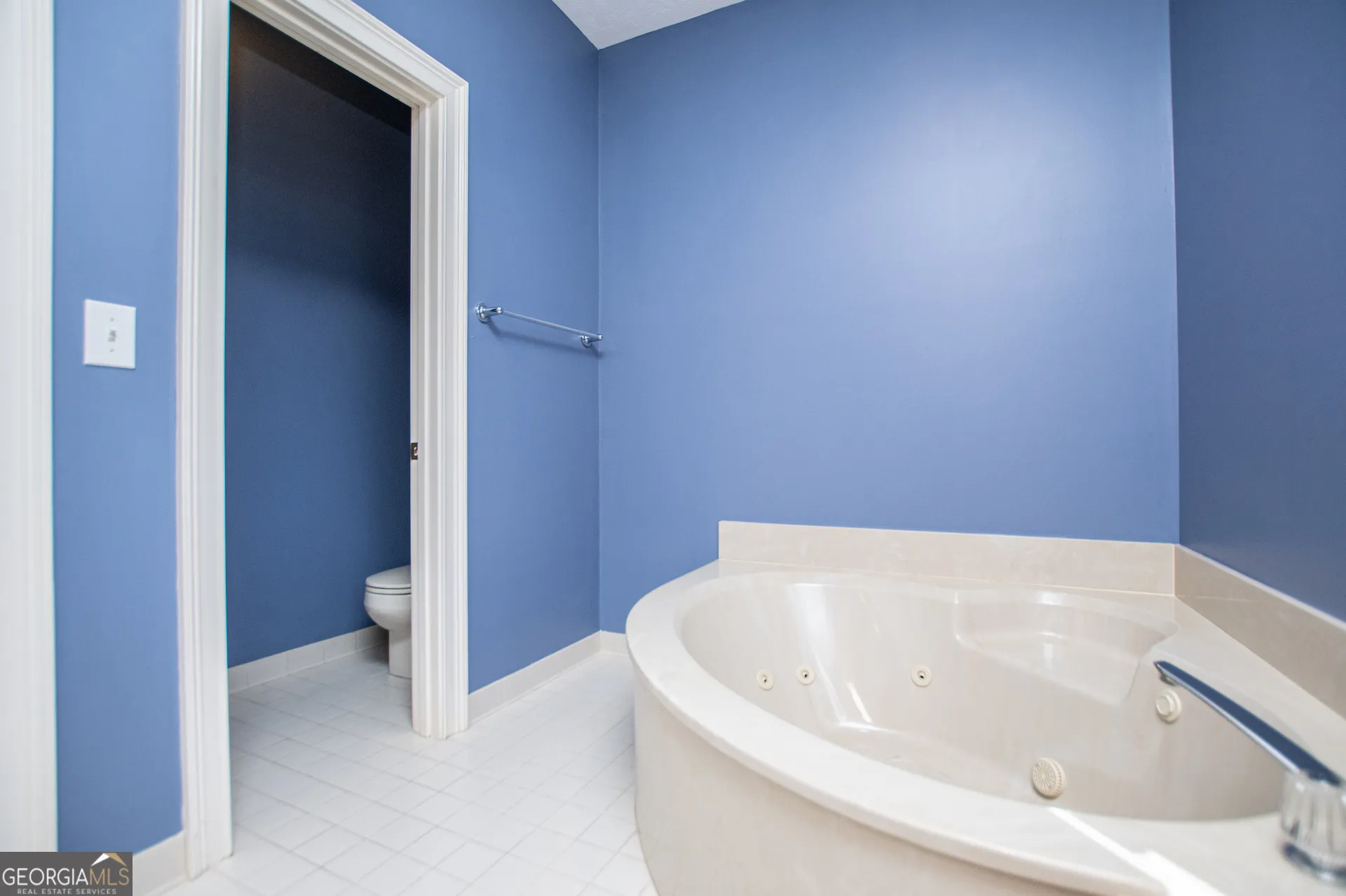 7378 N Mitchell Ct — photo 45 of 115