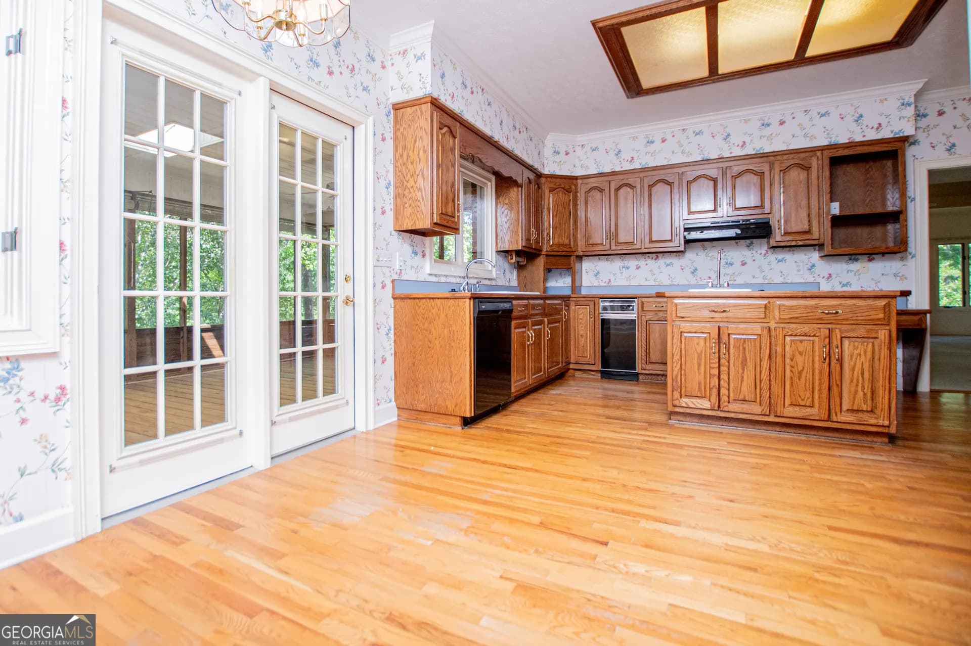 7378 N Mitchell Ct — photo 32 of 115