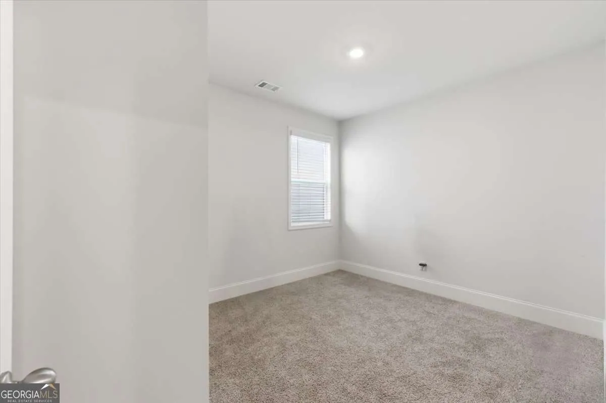 880 Garnet Dr — photo 5 of 57