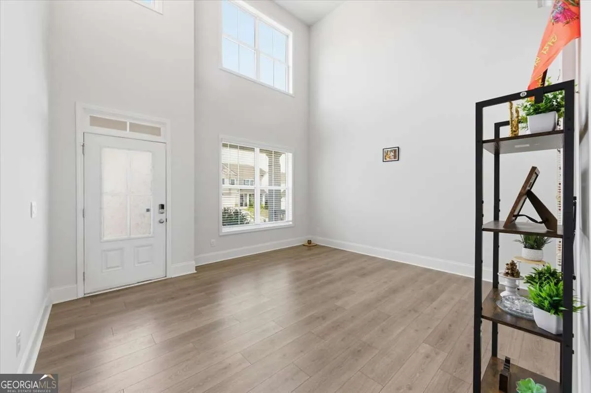 880 Garnet Dr — photo 10 of 57