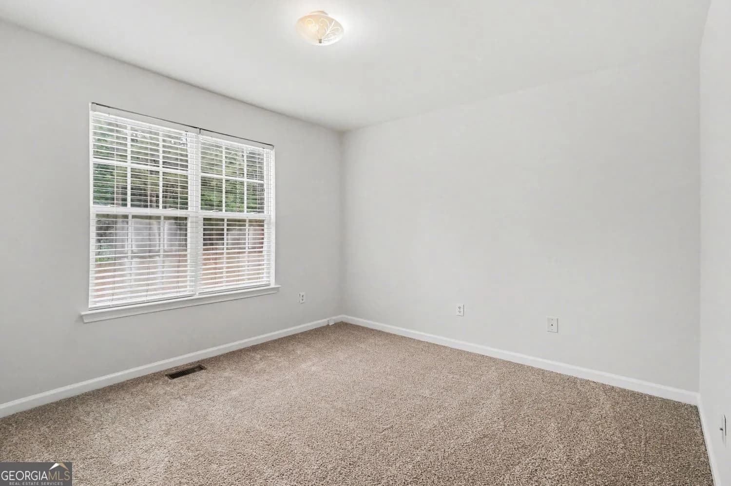 8936 Dornoch Cir — photo 14 of 34