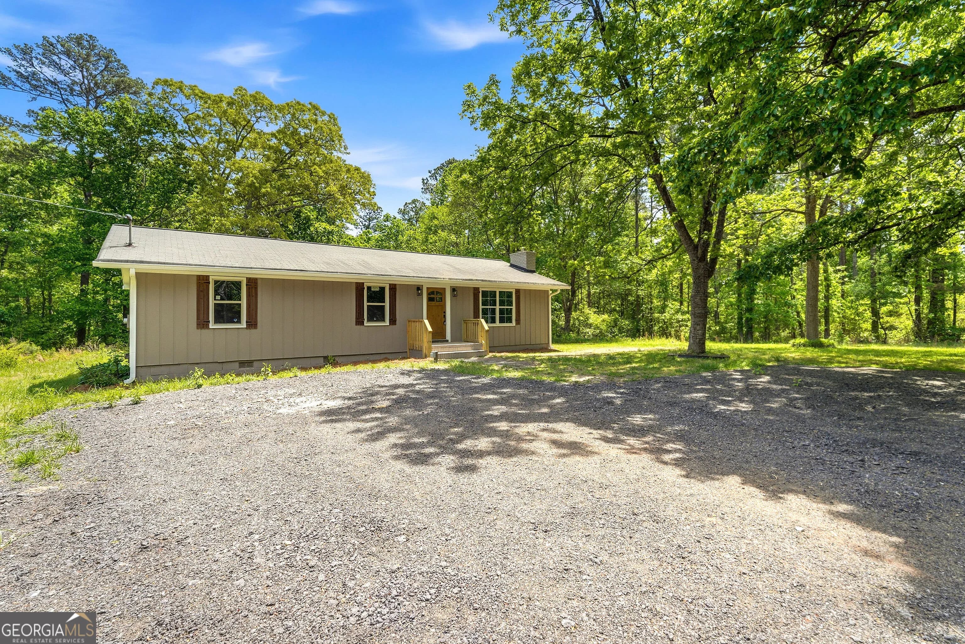565 Ray Cole Rd — photo 2 of 26