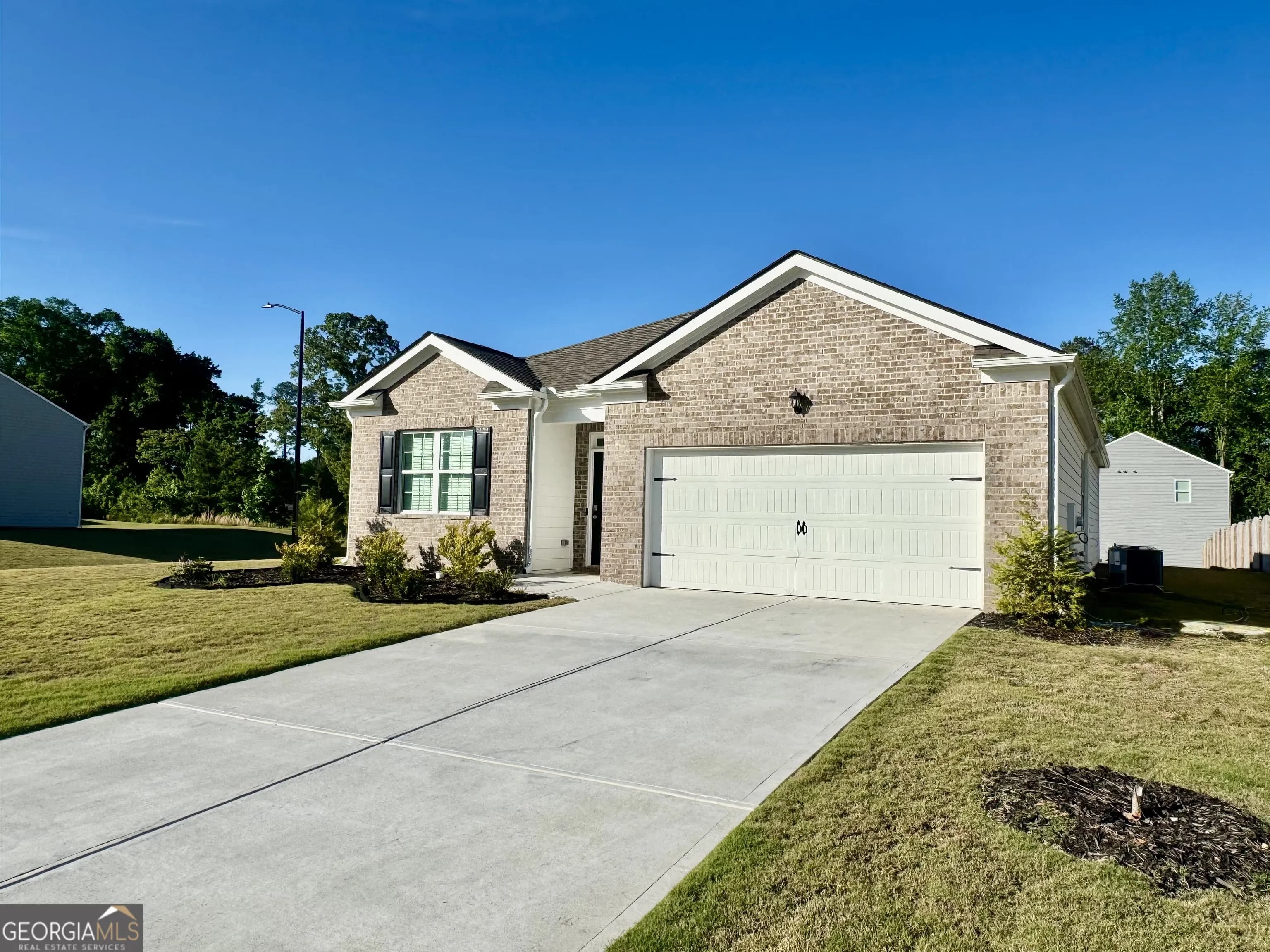 32 Oak Leaf Rd — photo 2 of 24