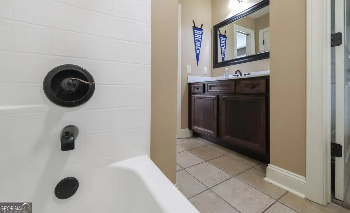 824 Vicki Cir — photo 31 of 45