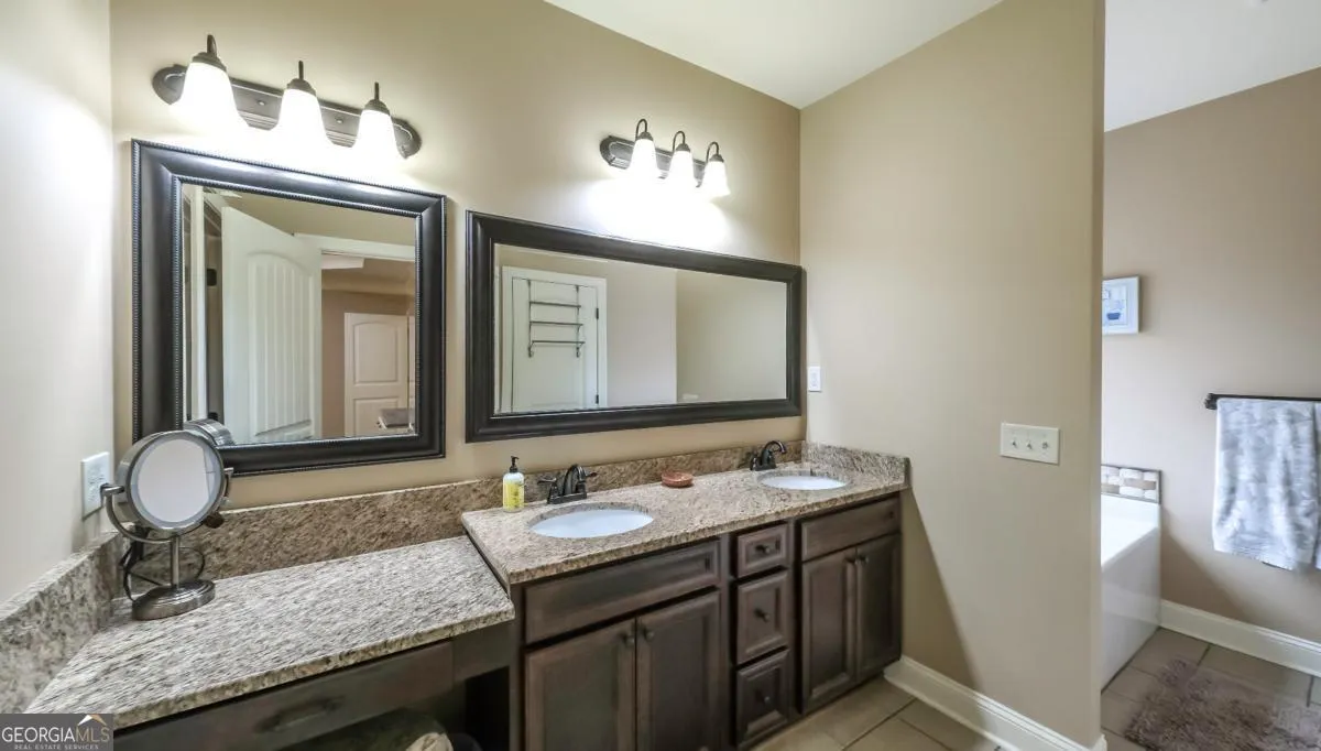 824 Vicki Cir — photo 16 of 45