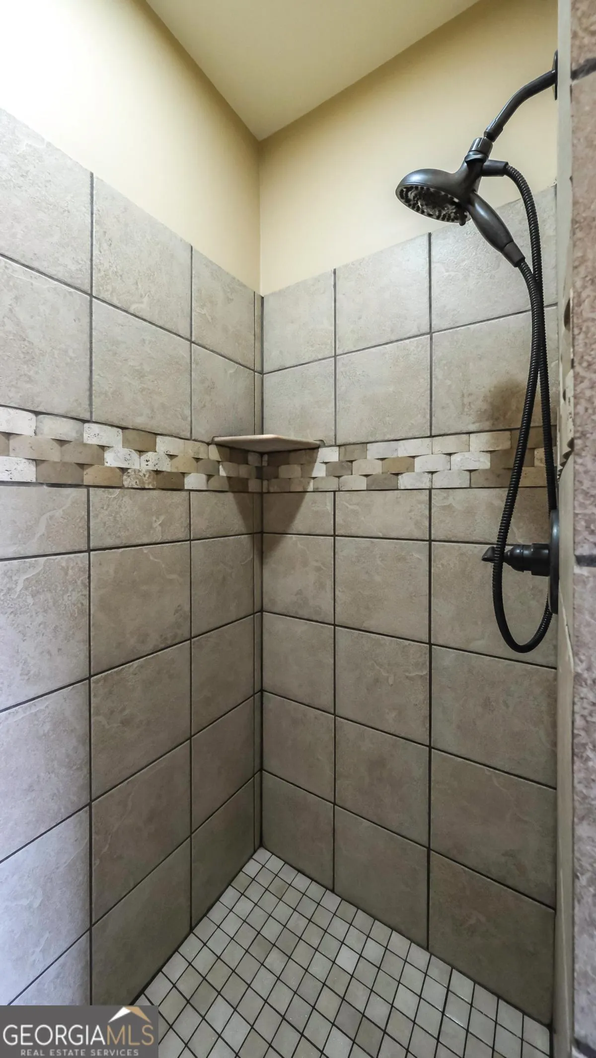 824 Vicki Cir — photo 18 of 45
