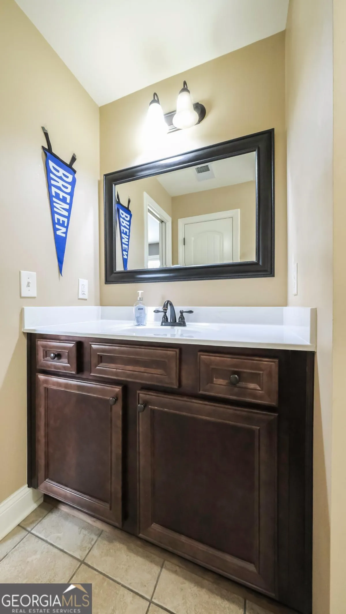 824 Vicki Cir — photo 32 of 45