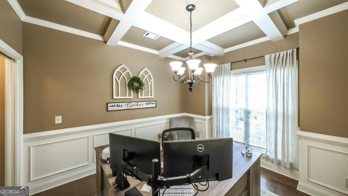 824 Vicki Cir — photo 10 of 45