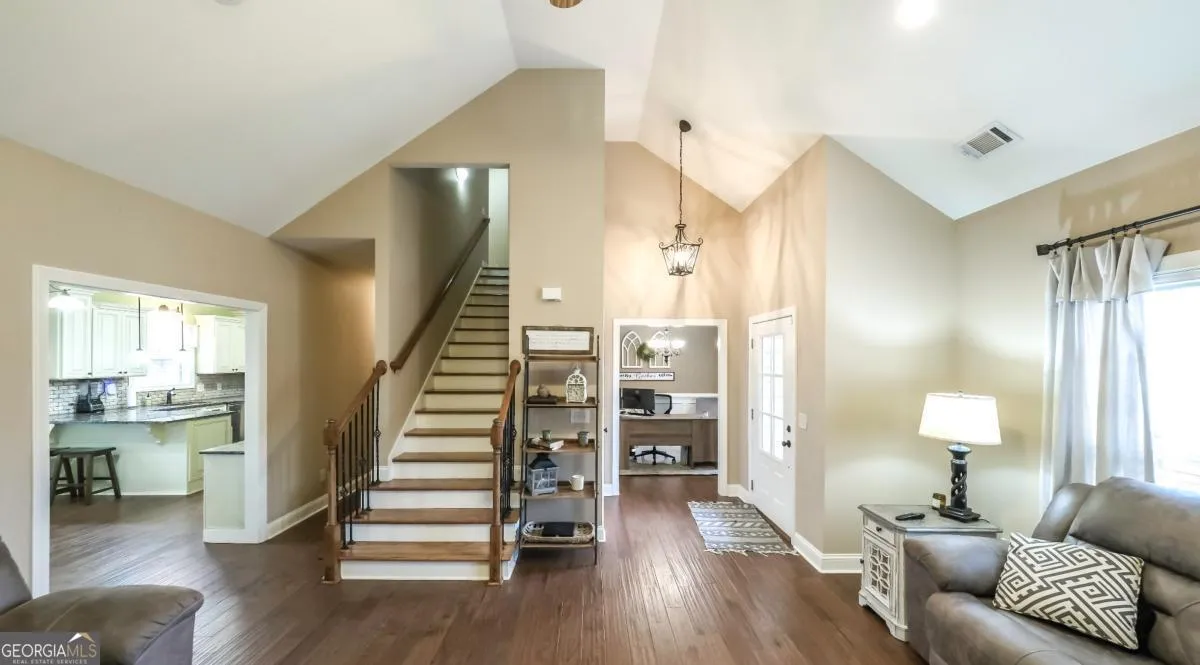 824 Vicki Cir — photo 45 of 45