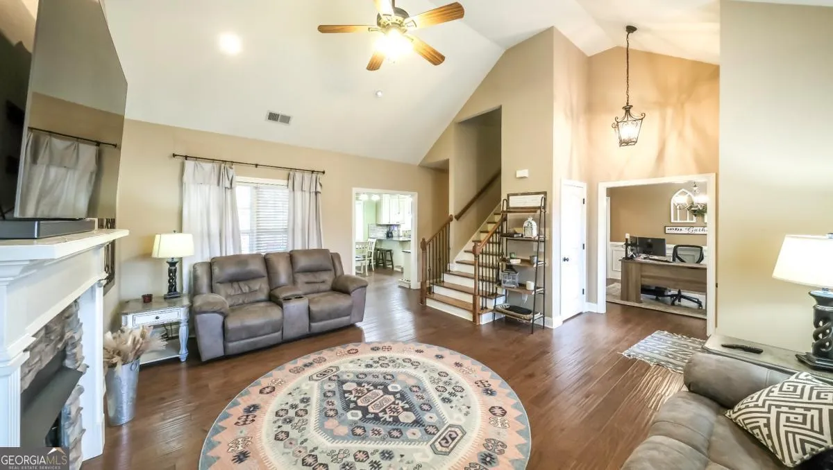 824 Vicki Cir — photo 42 of 45