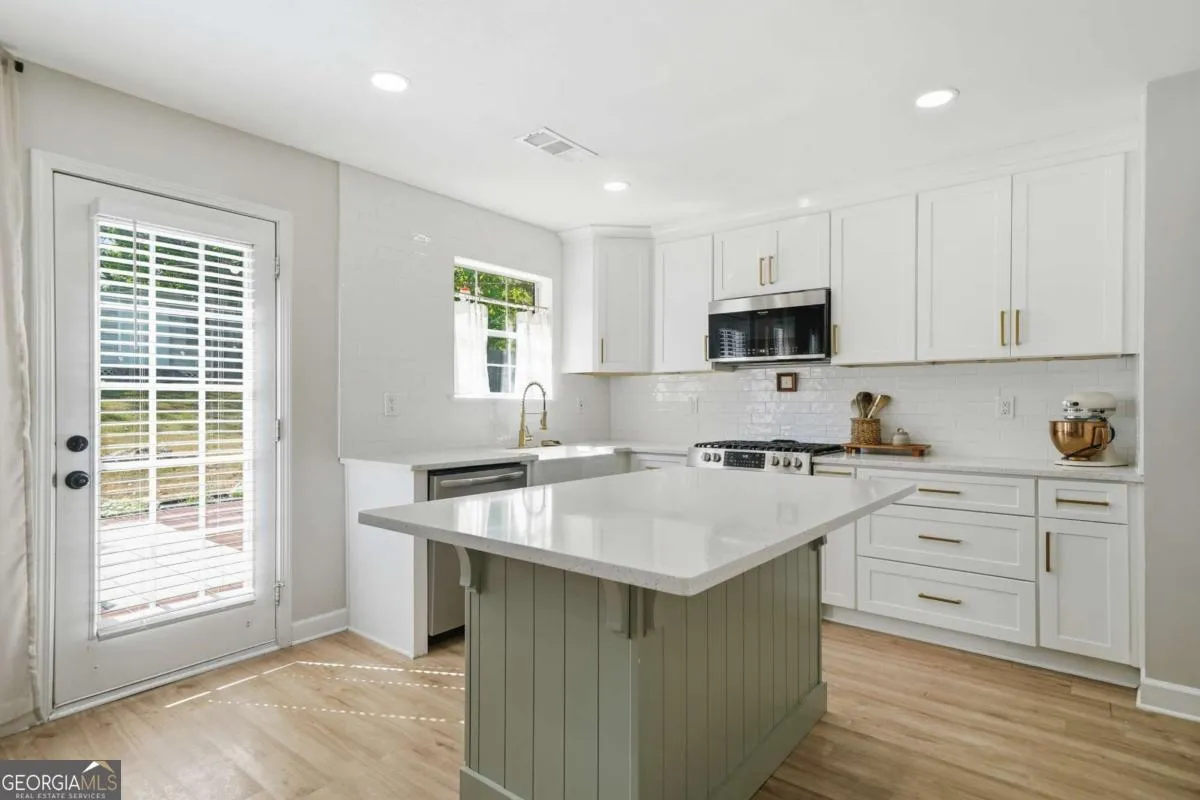 4357 Green Manor Way — photo 4 of 33