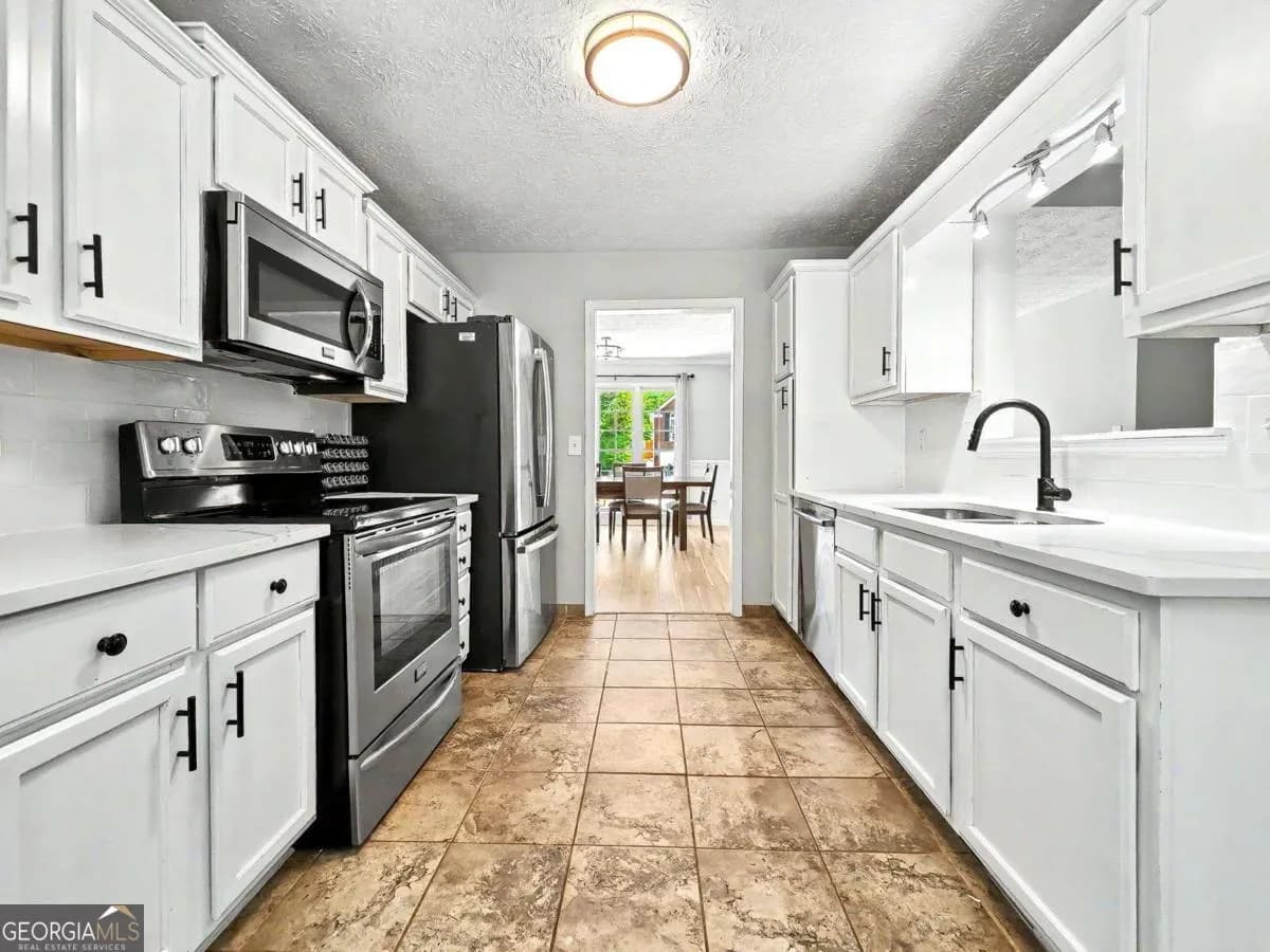 74 Crestview Ln — photo 4 of 35