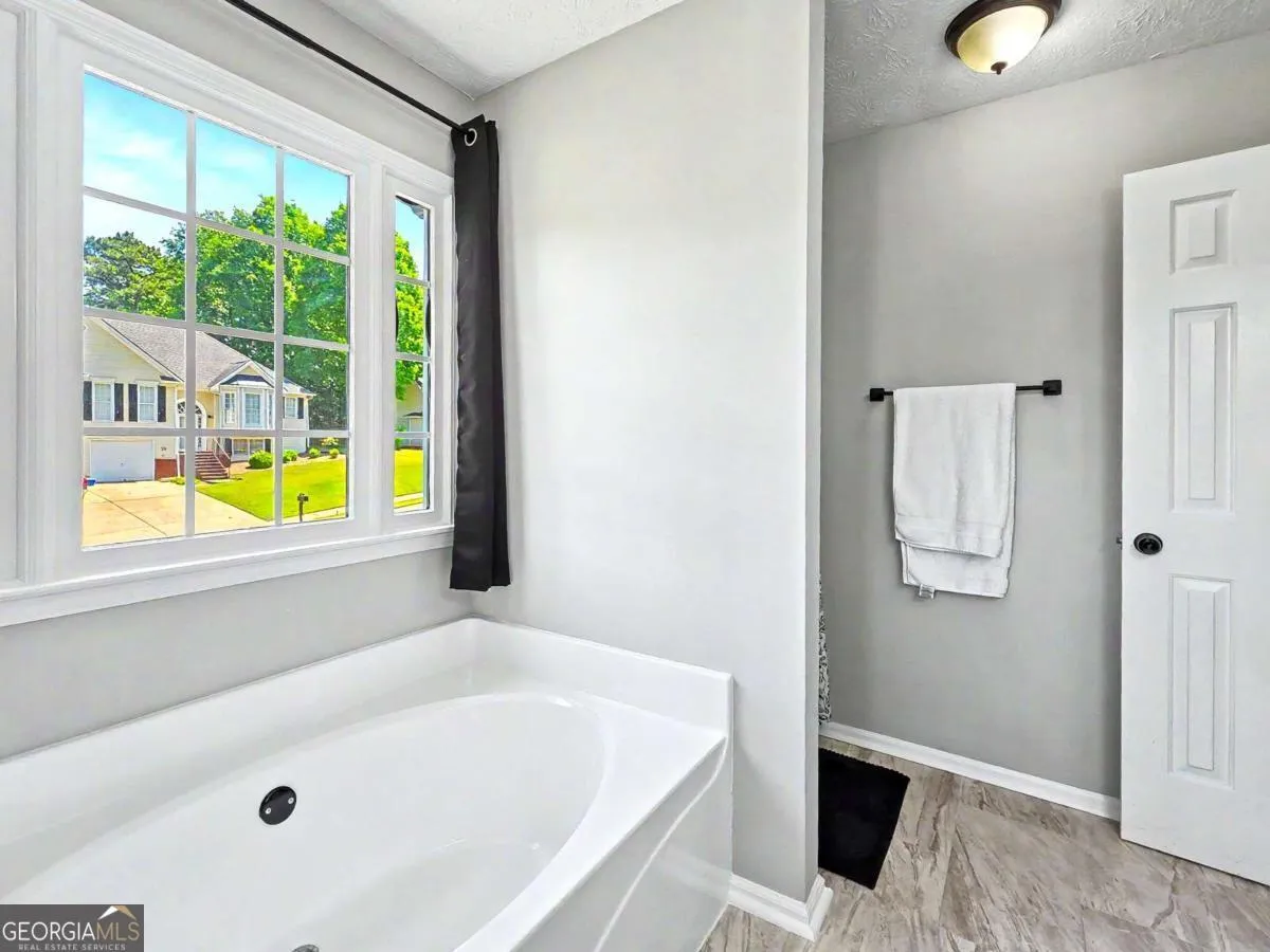 74 Crestview Ln — photo 15 of 35