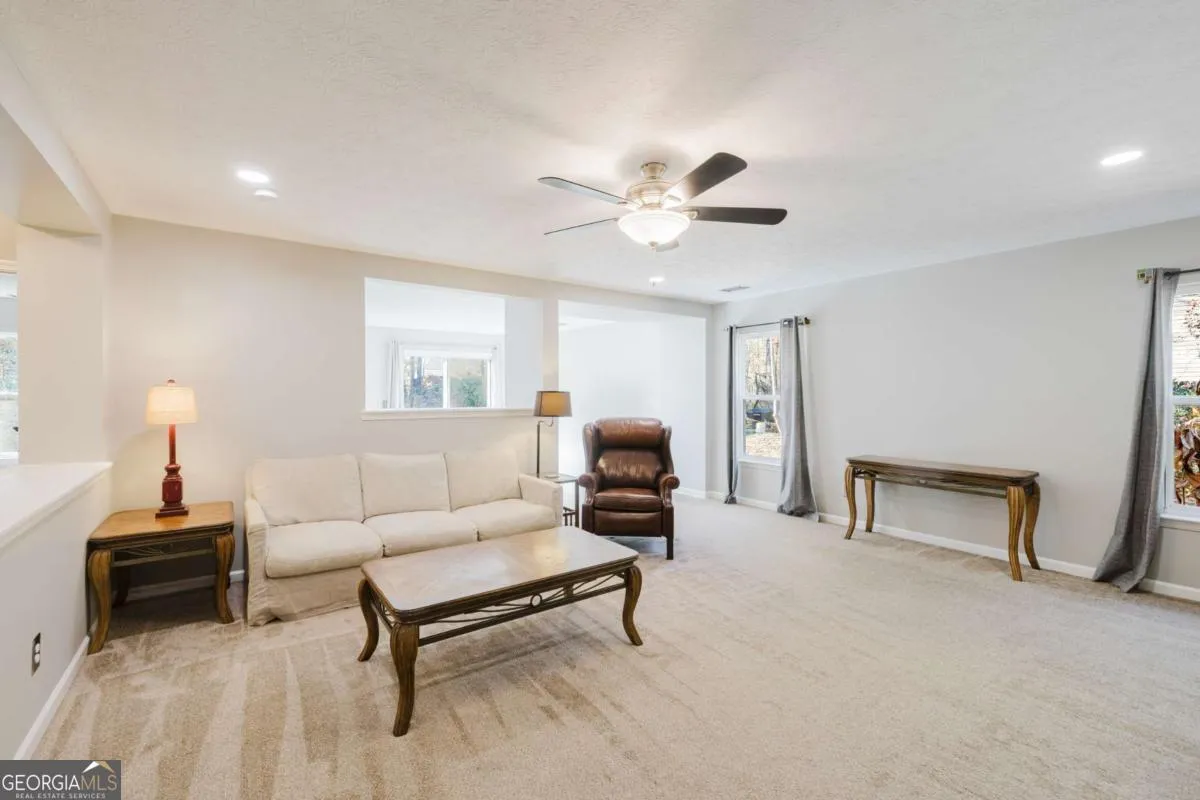 430 Autumn Creek Dr — photo 12 of 39