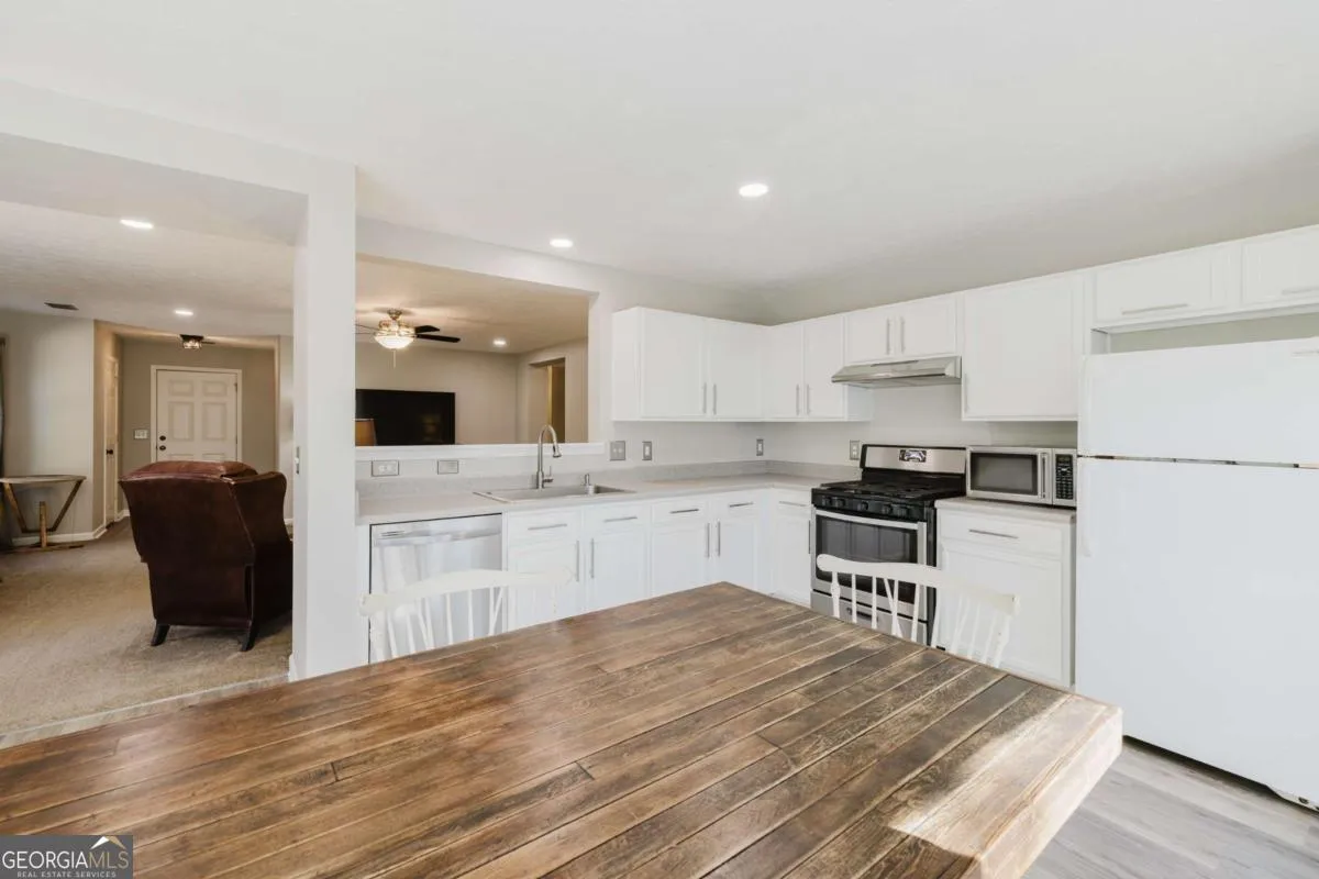 430 Autumn Creek Dr — photo 10 of 39