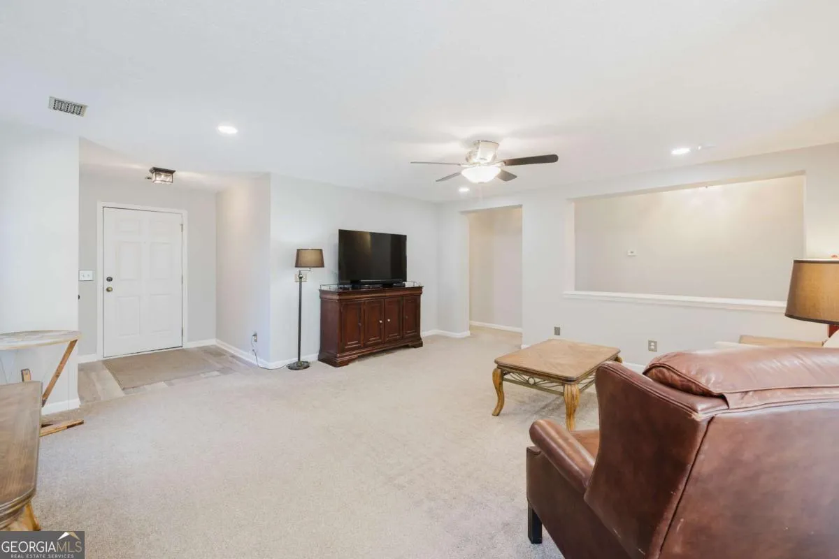 430 Autumn Creek Dr — photo 4 of 39