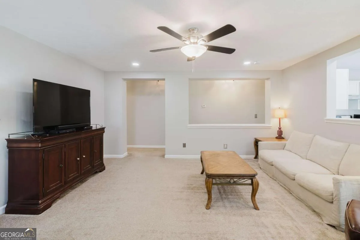 430 Autumn Creek Dr — photo 5 of 39