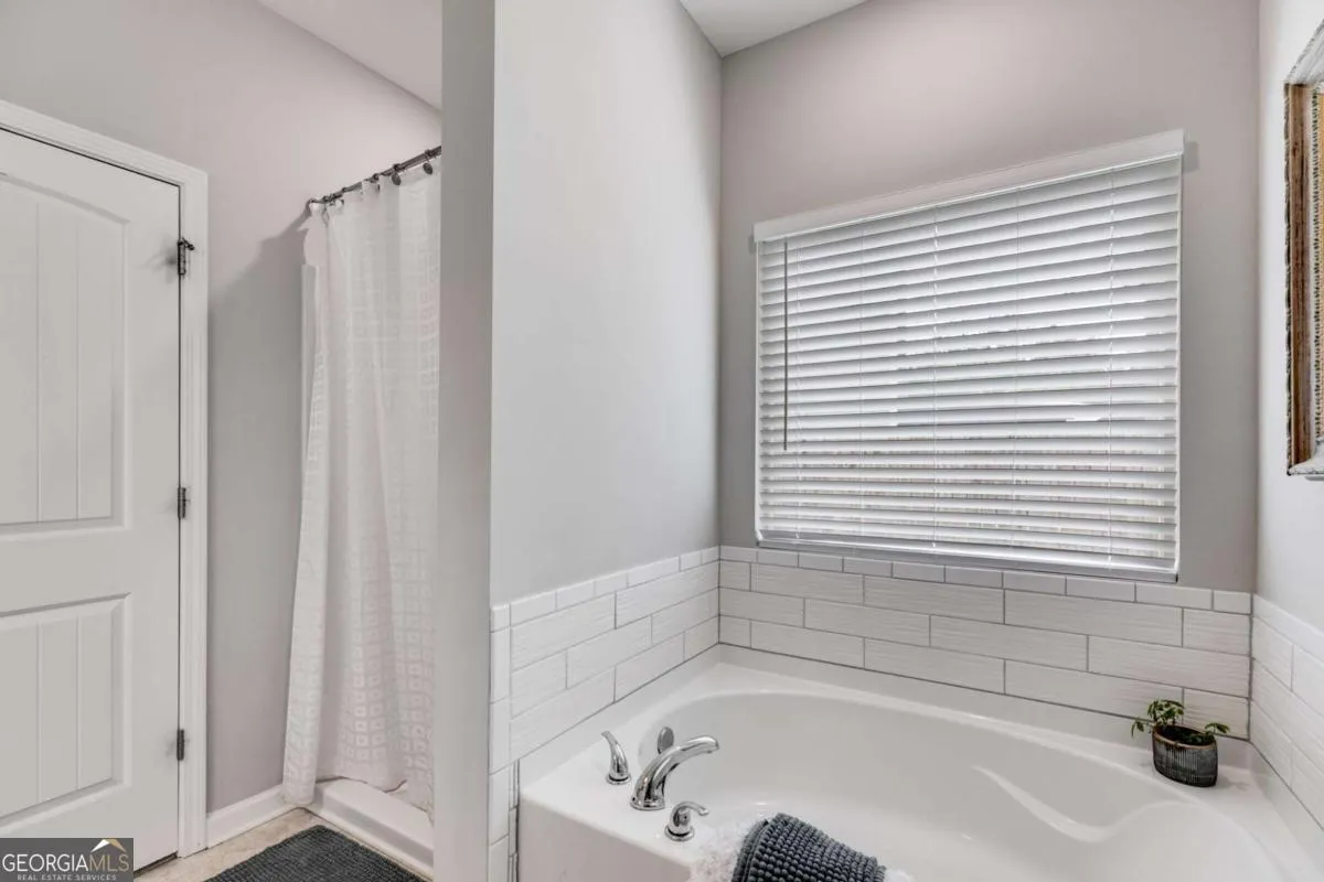 204 Stone Creek Ct — photo 9 of 32