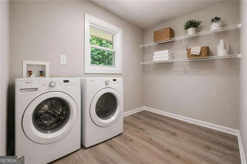 1016 Sapphire St — photo 3 of 23