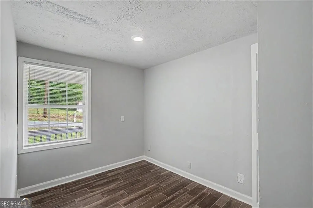 8012 Green St — photo 8 of 22