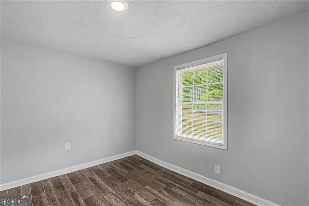 8012 Green St — photo 3 of 22