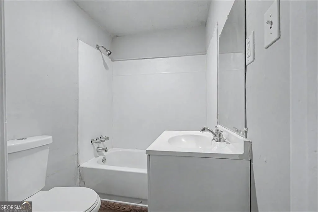 8012 Green St — photo 6 of 22