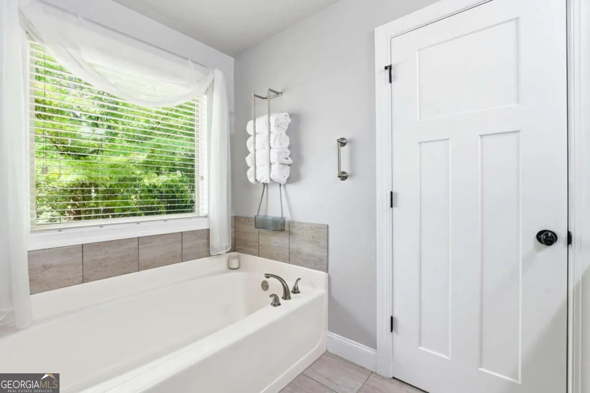 7202 Tara Dr — photo 11 of 64