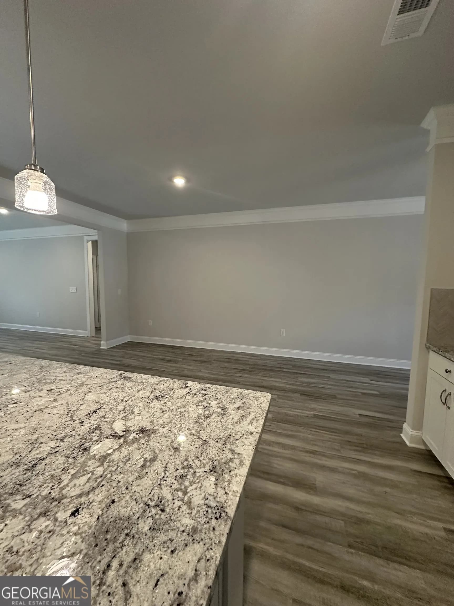 3020 Fairway Dr — photo 9 of 33