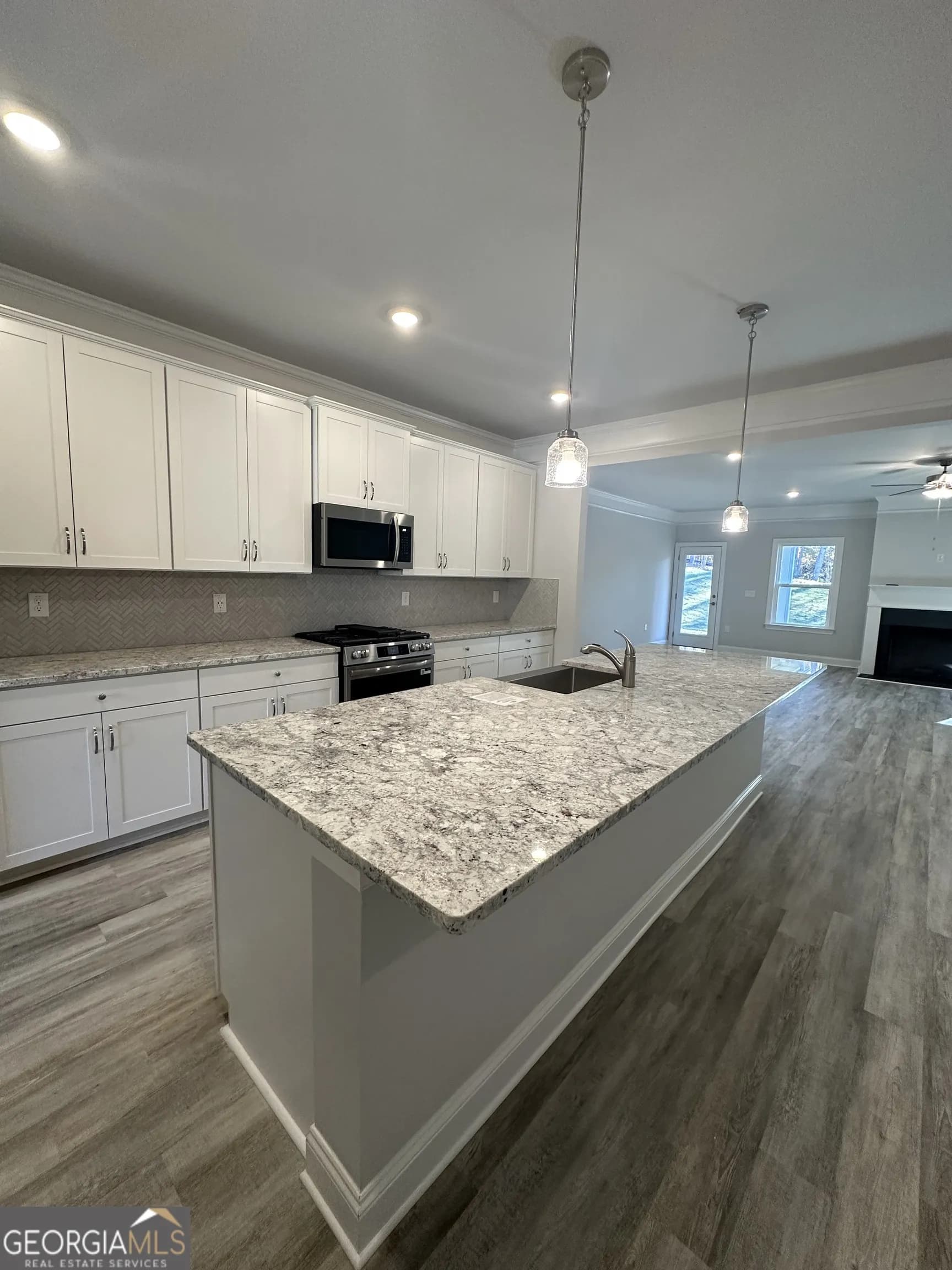 3020 Fairway Dr — photo 8 of 33