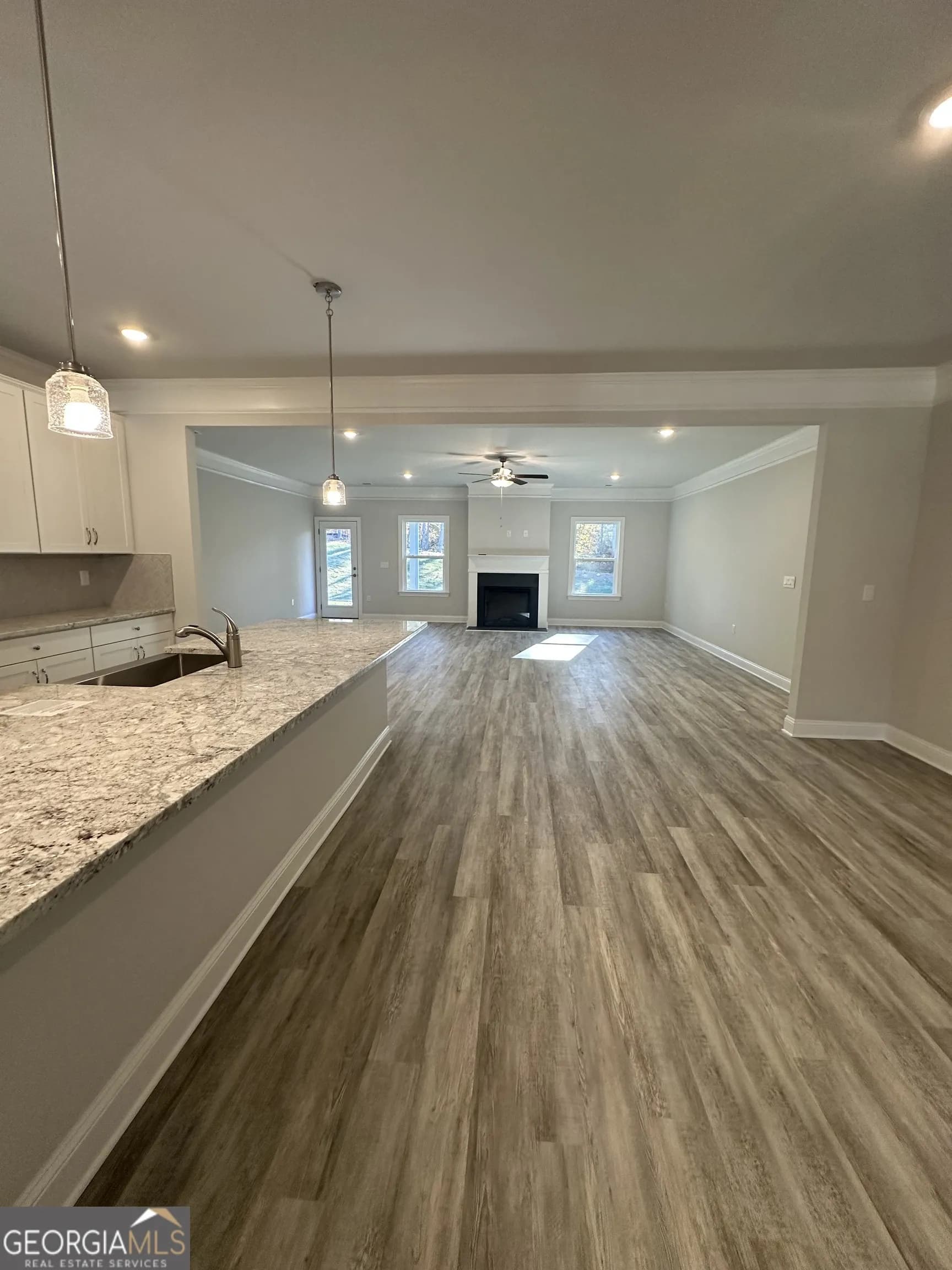 3020 Fairway Dr — photo 7 of 33