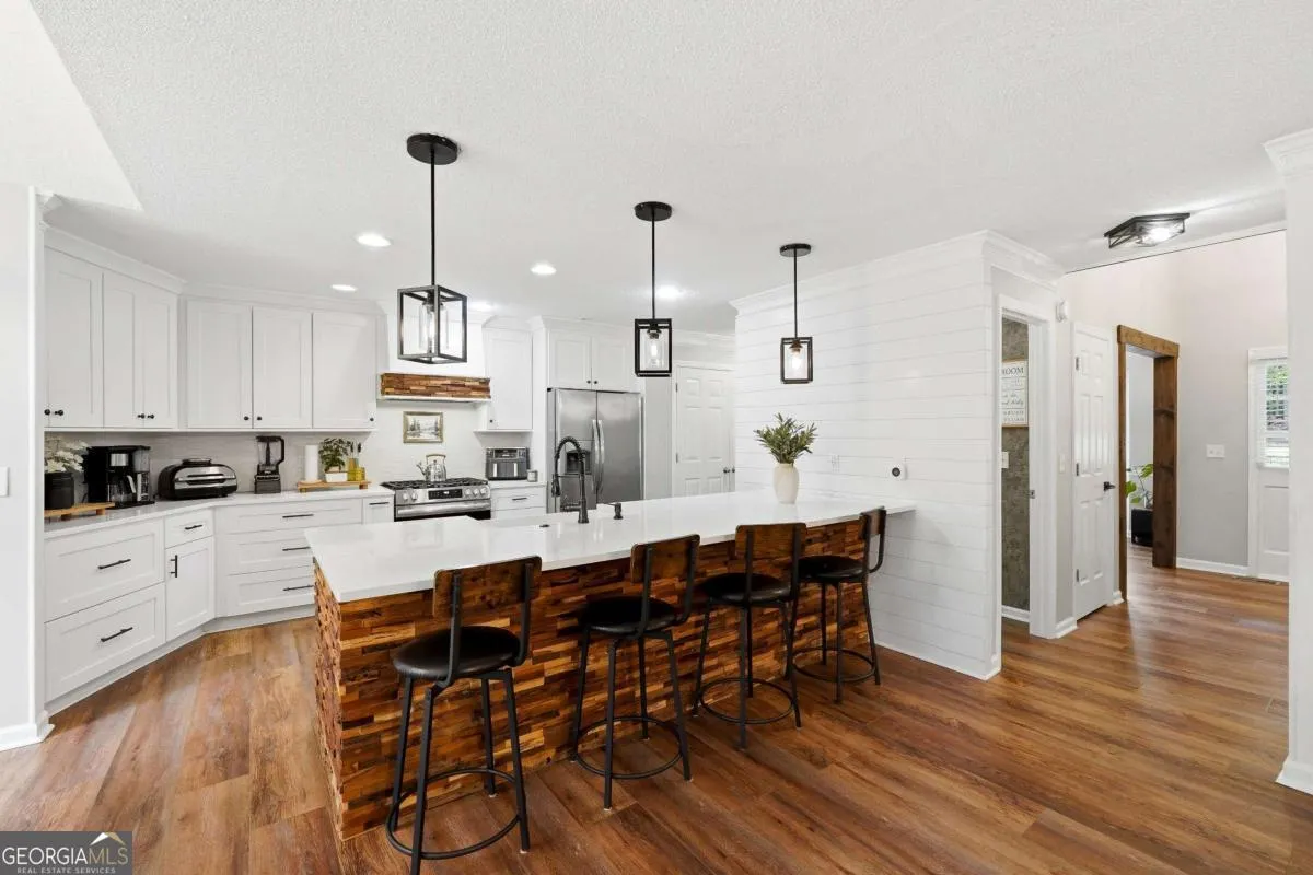 177 Picketts Lake Dr — photo 3 of 47