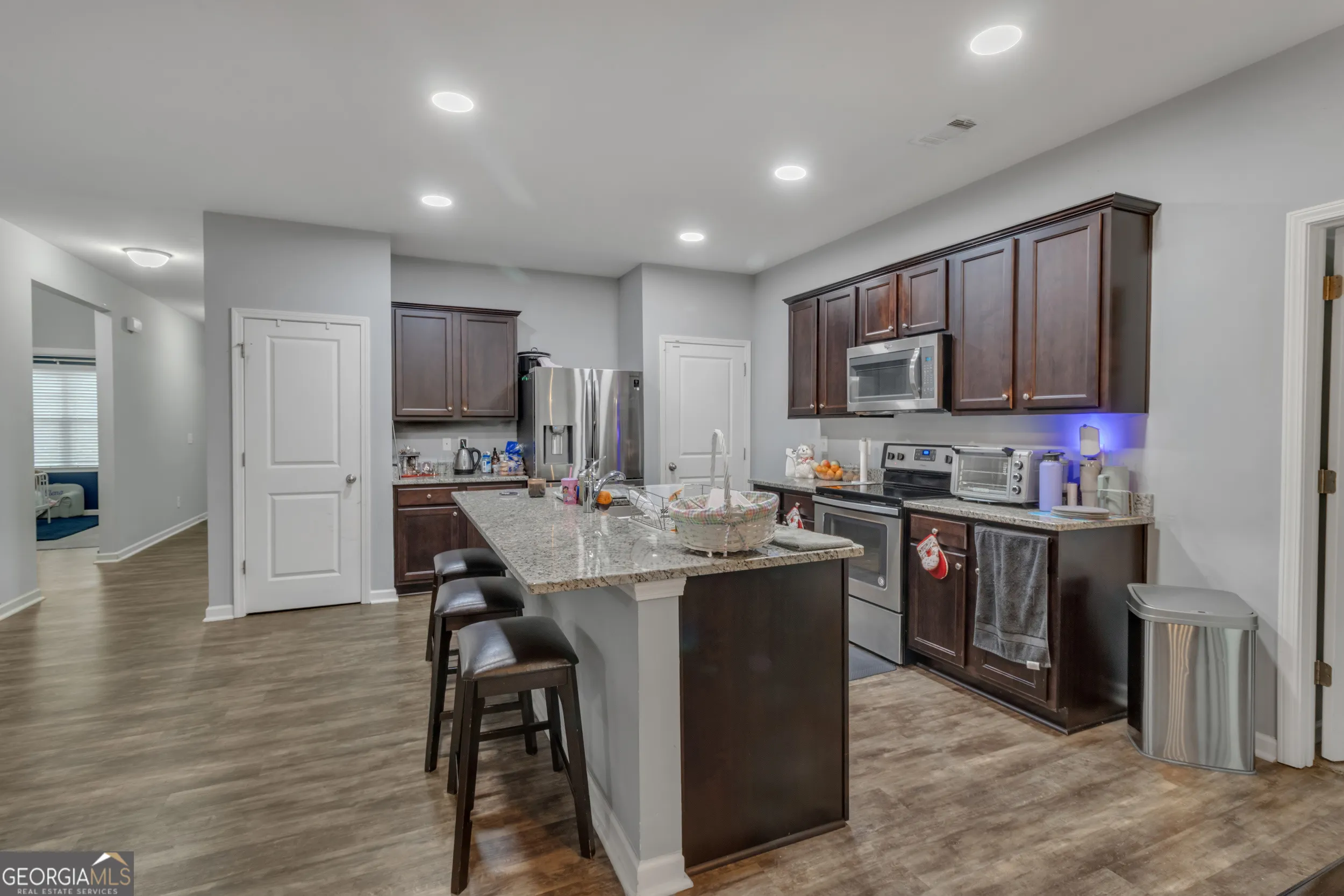 7210 Ashley Falls Ct — photo 11 of 16