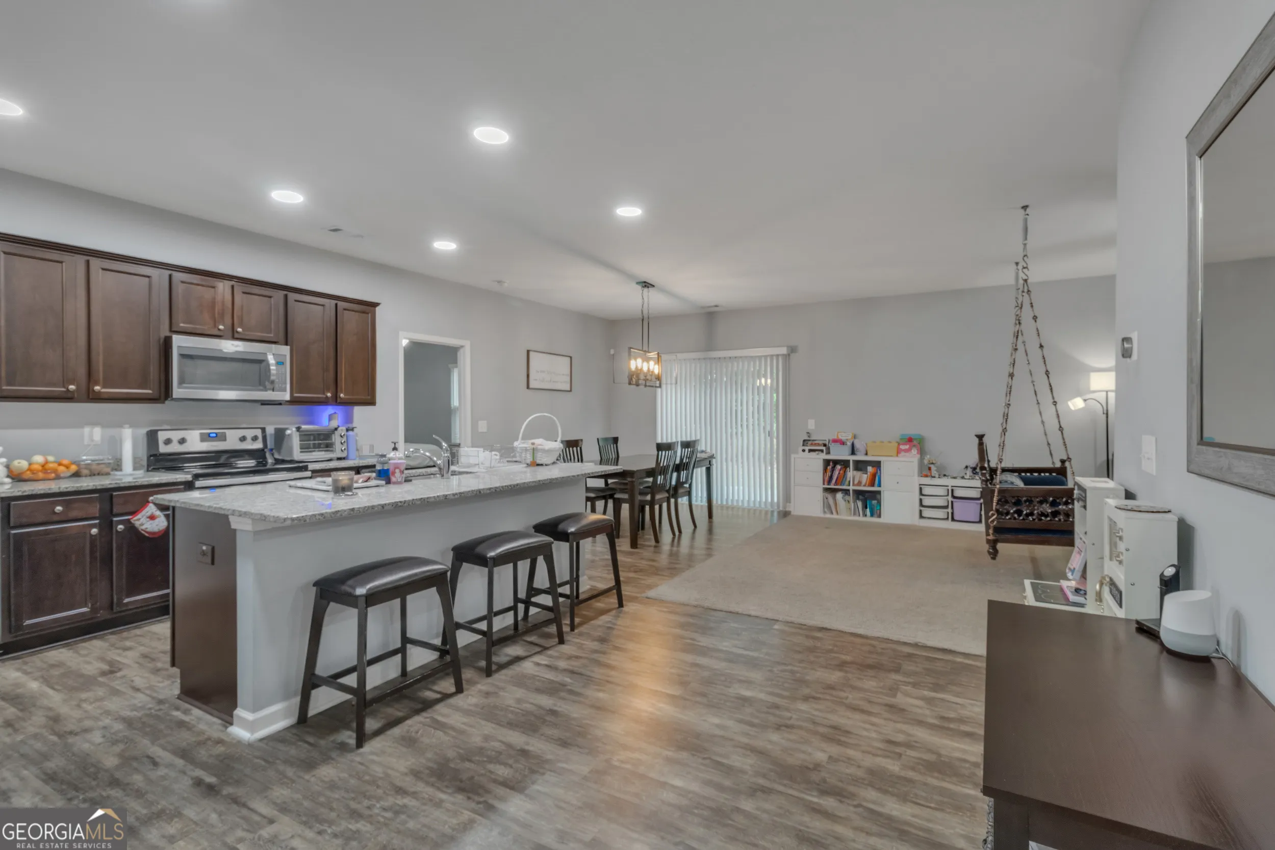 7210 Ashley Falls Ct — photo 10 of 16
