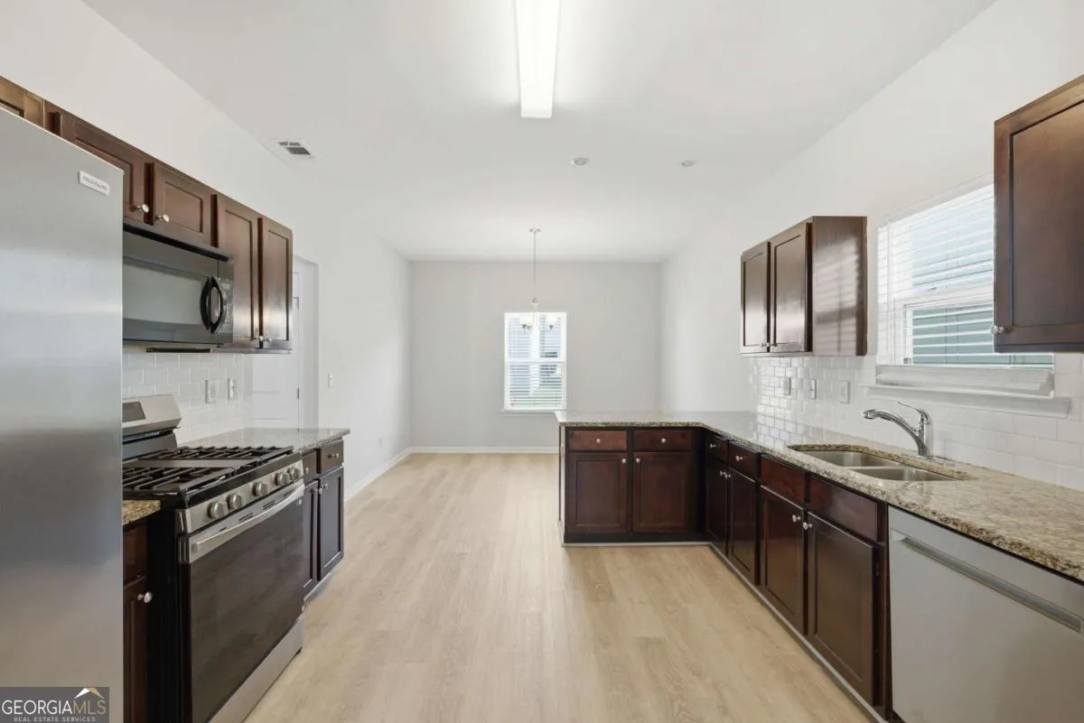 35 Crescent Ln — photo 11 of 73