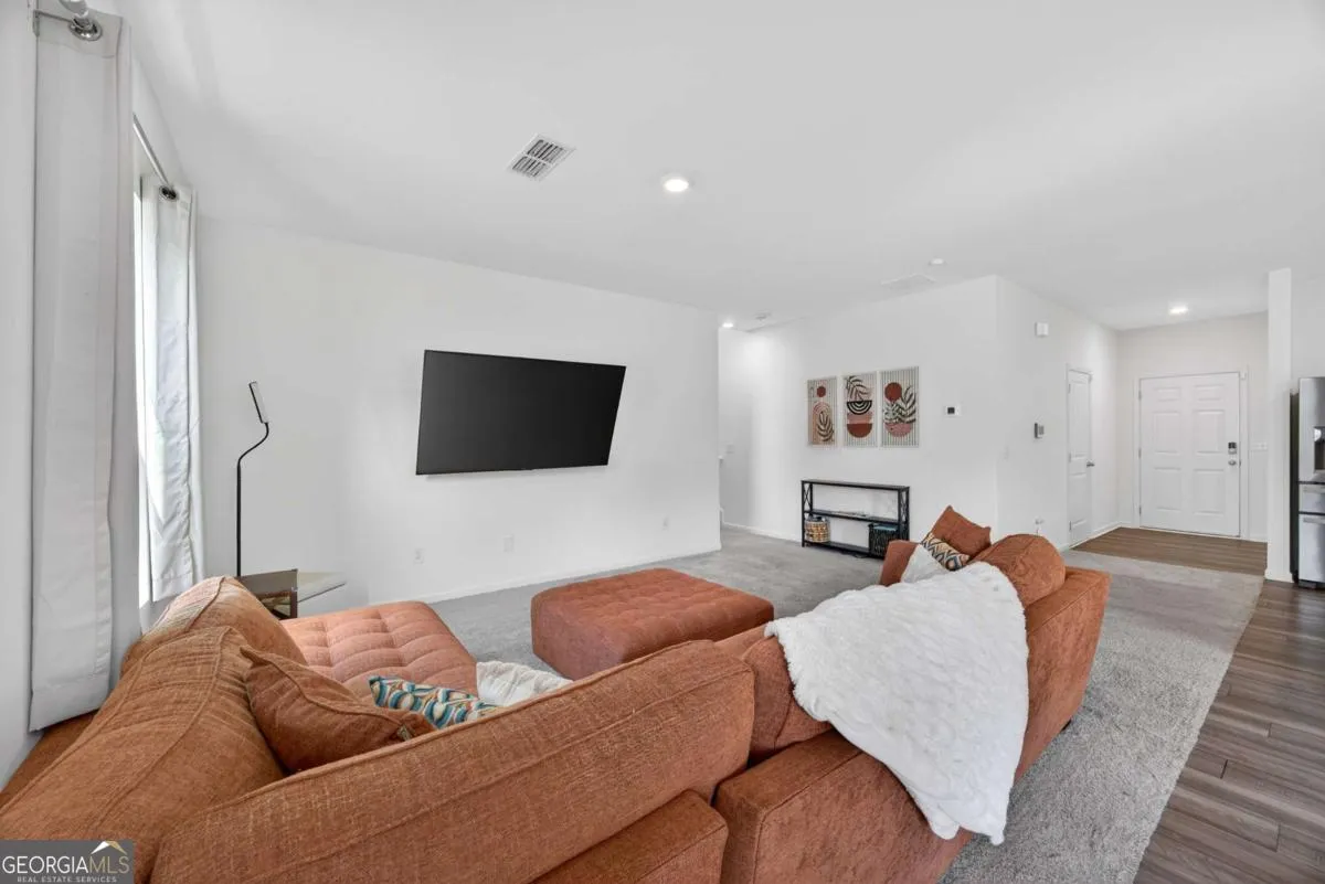 68 Meriwether Dr — photo 3 of 33