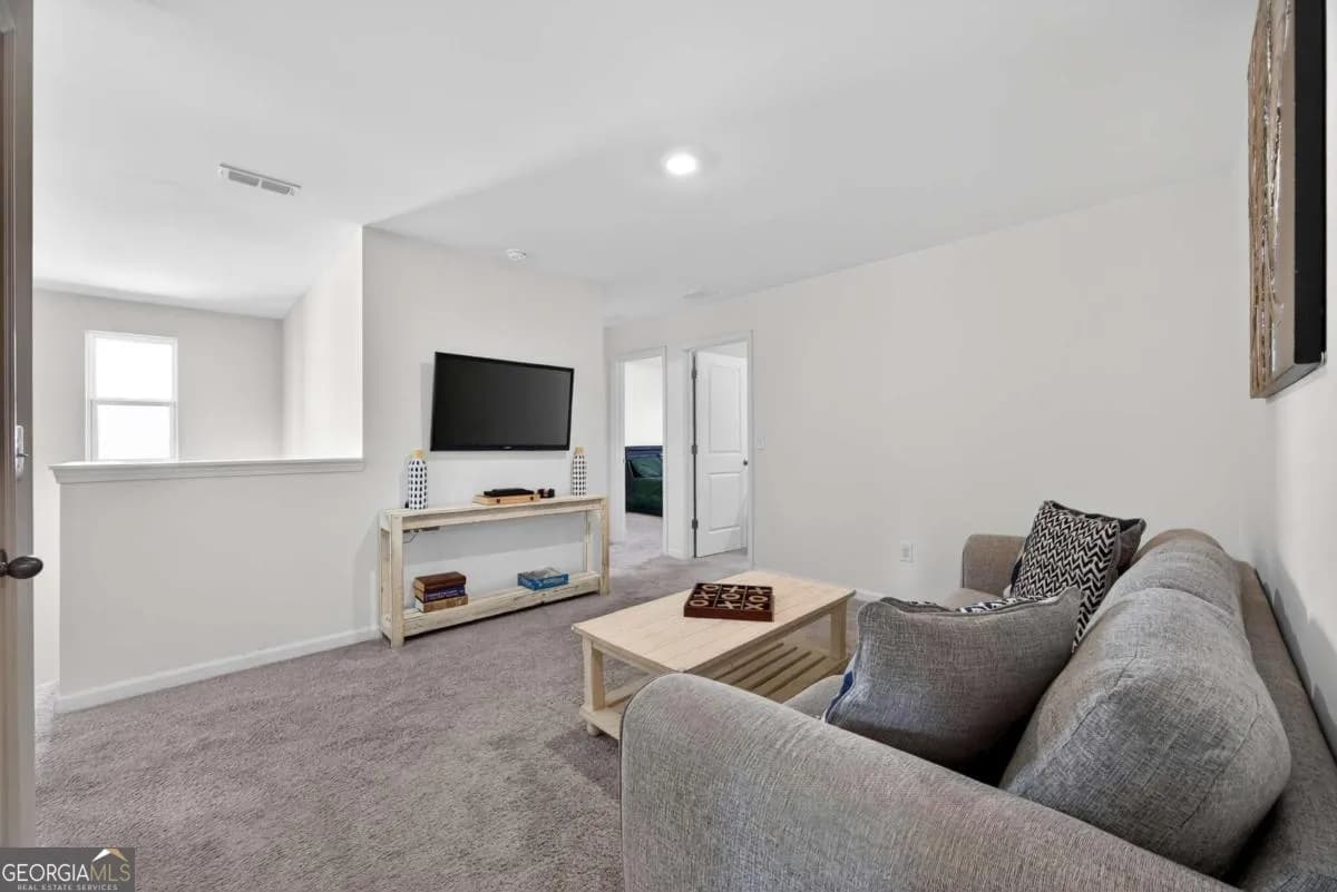 68 Meriwether Dr — photo 6 of 33