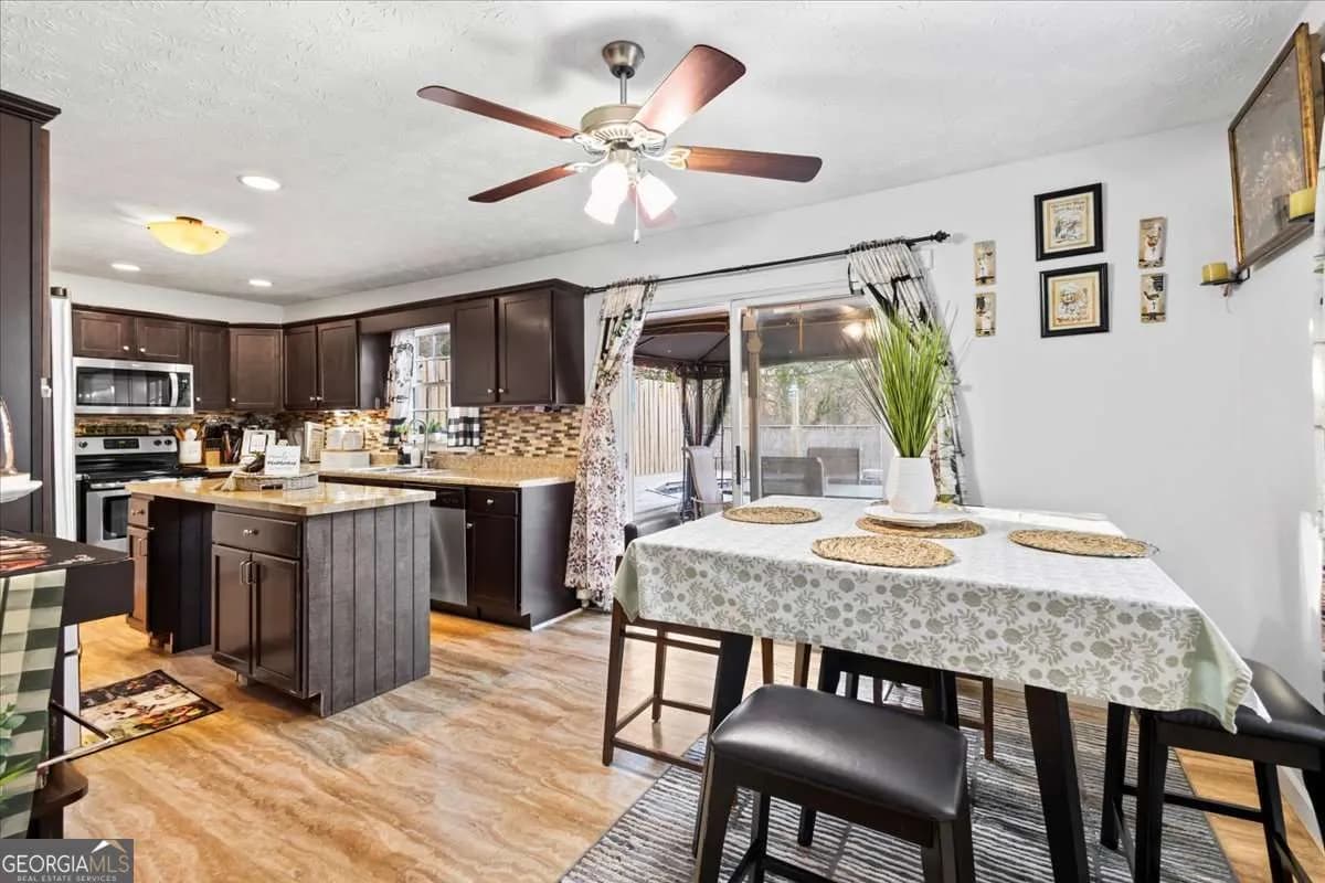 916 Marshall Fuller Rd — photo 14 of 36