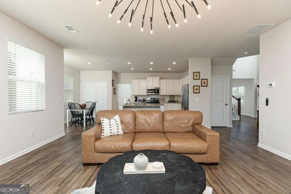376 River Run Dr — photo 11 of 36