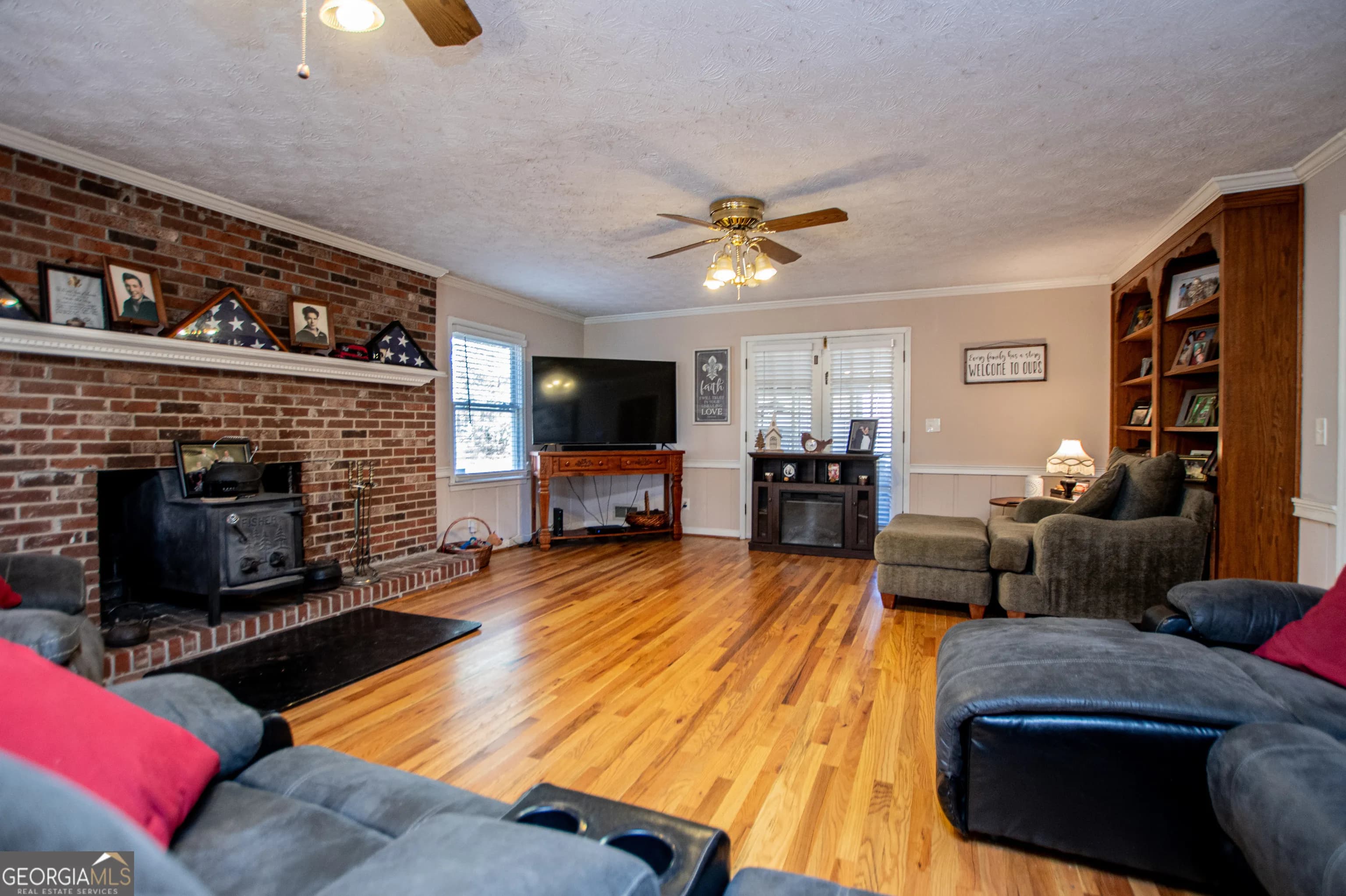 4049 Roy Ct — photo 4 of 43
