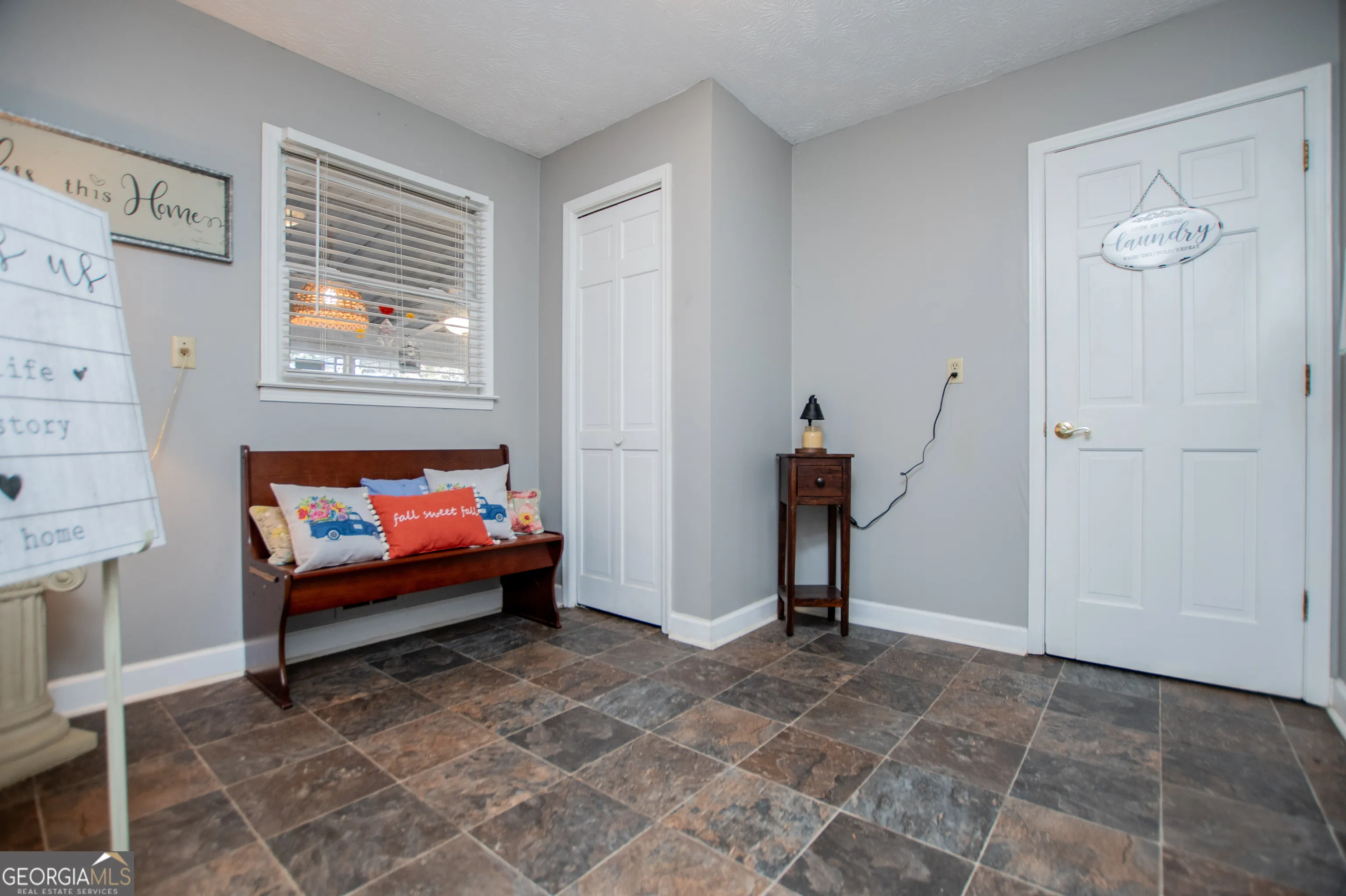4049 Roy Ct — photo 17 of 43