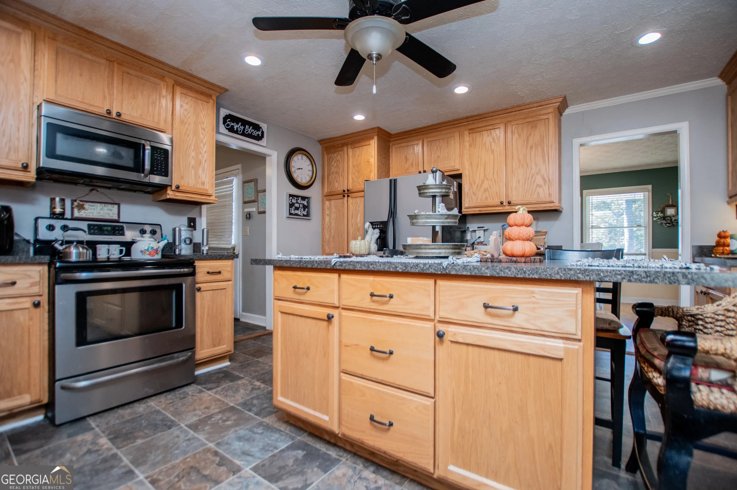 4049 Roy Ct — photo 12 of 43